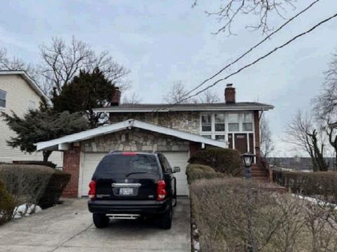 Homes For Sale - 30 Ridgeview Avenue<br/> Yonkers, NY 10710