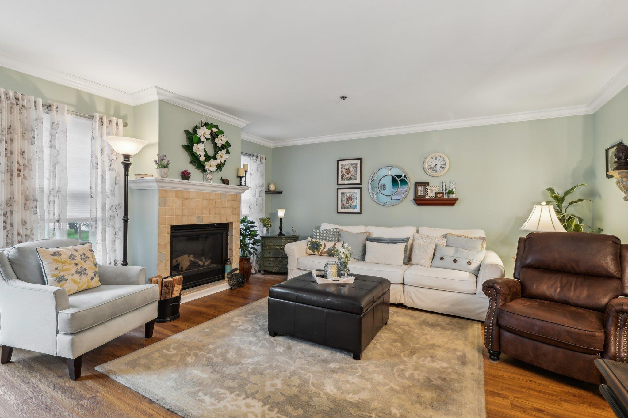 13 Commodore Circle, Port Jefferson Station, New York image 4