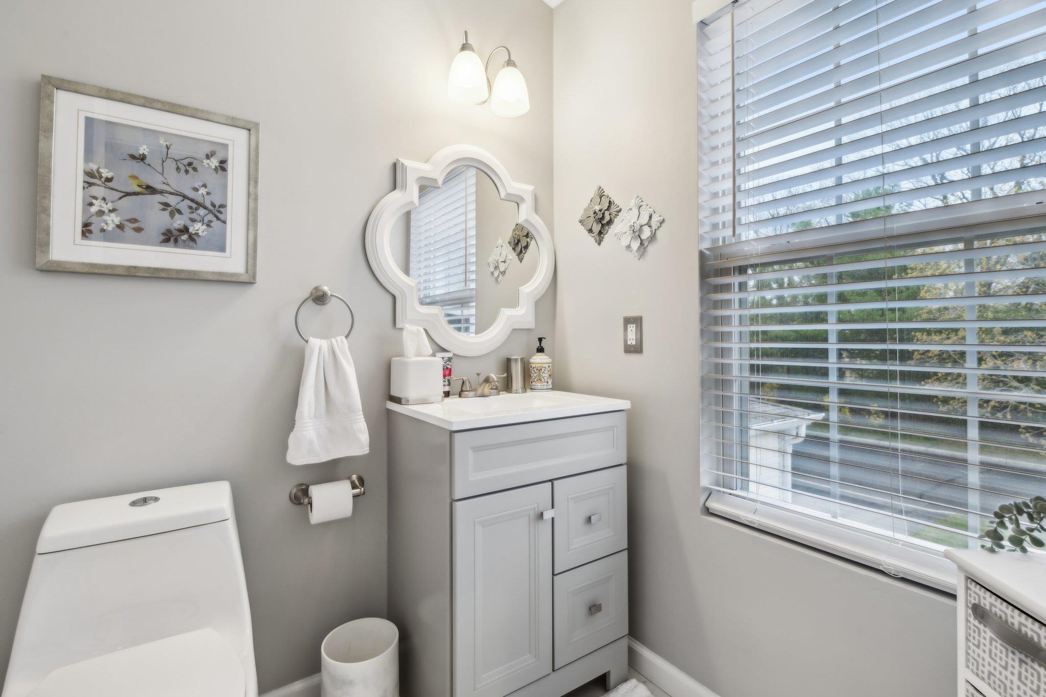 13 Commodore Circle, Port Jefferson Station, New York image 11