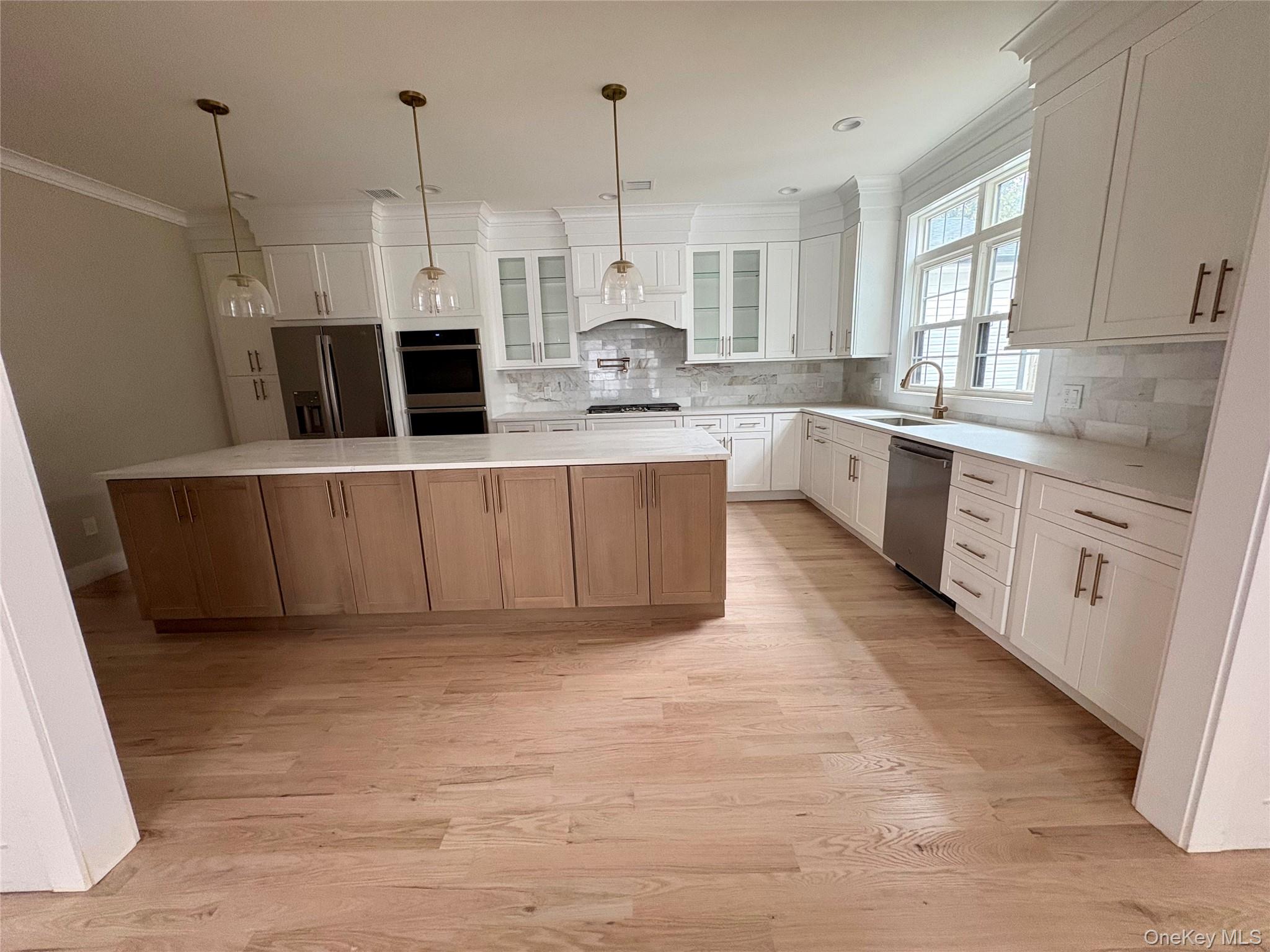 960 Cathedral Avenue