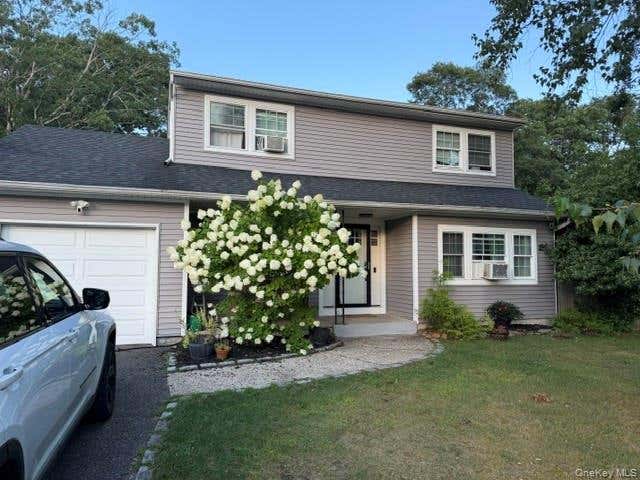 Photo of 282 W End Avenue, Shirley, NY 11967 (MLS # 1033653)