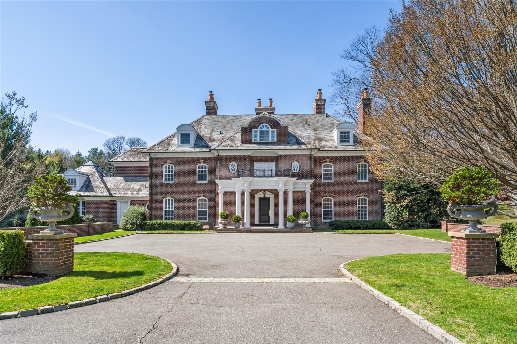 8 Vista Lane
