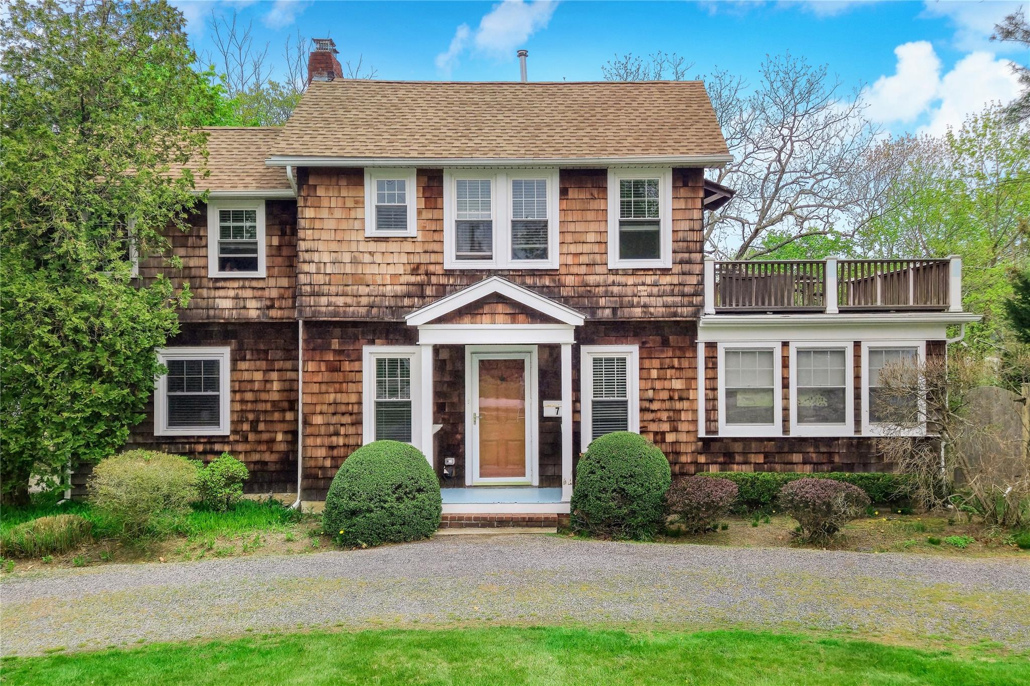 7 N Howells Point Road