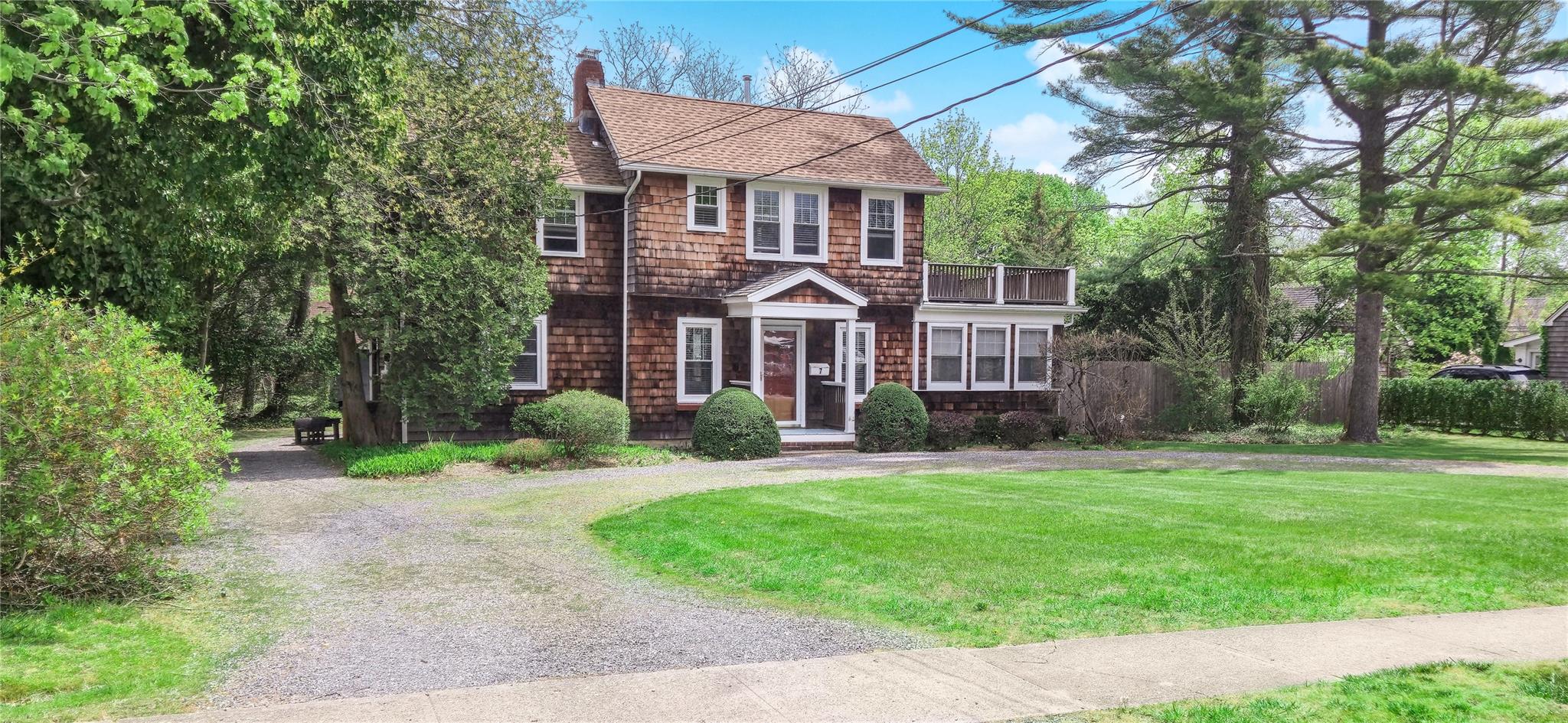 7 N Howells Point Road