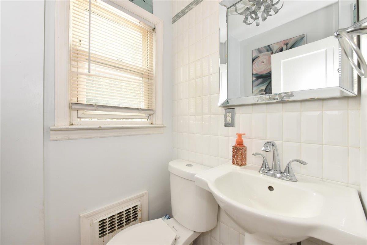 186 E Chester Street, Valley Stream, New York image 15