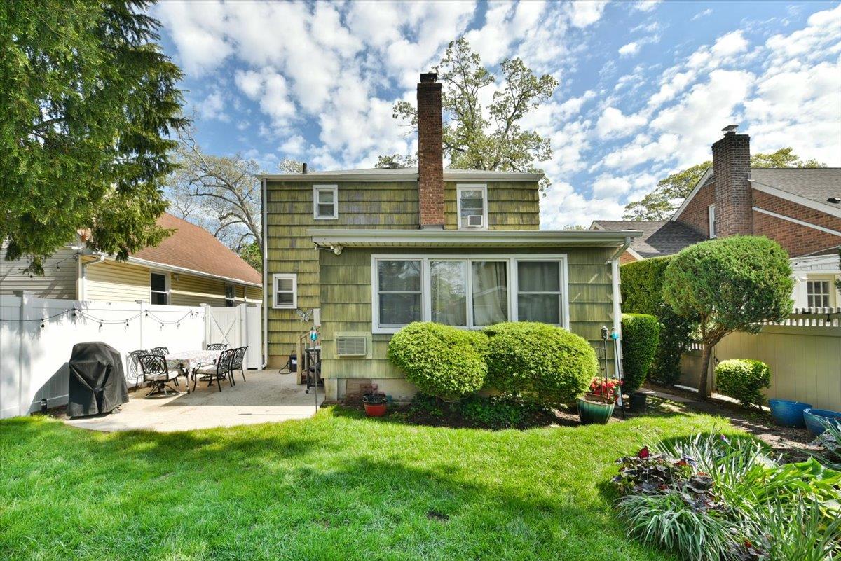 186 E Chester Street, Valley Stream, New York image 24