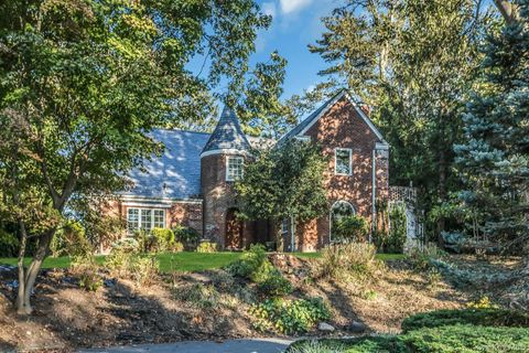 10 Soundview Crest Manhasset NY 11030