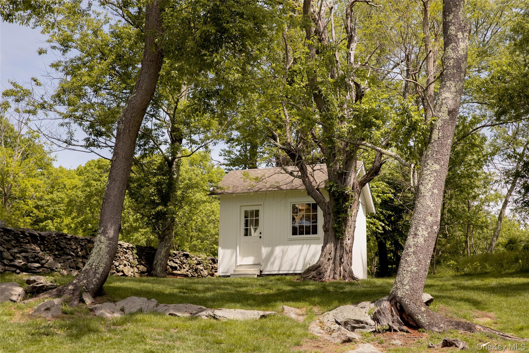 809 QUAKER HILL Road