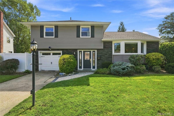 614 PINE LN, EAST MEADOW, NY 11554 - Image 1e676e9a61d0d5a2bf4aac24ce2ad04d/3221533357