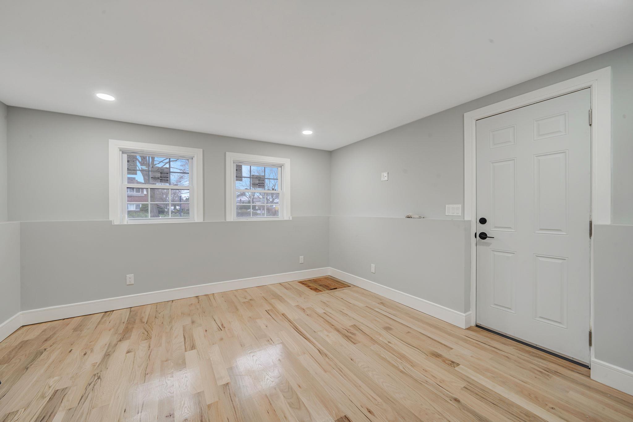 9 Delaware Avenue, Commack, New York image 12