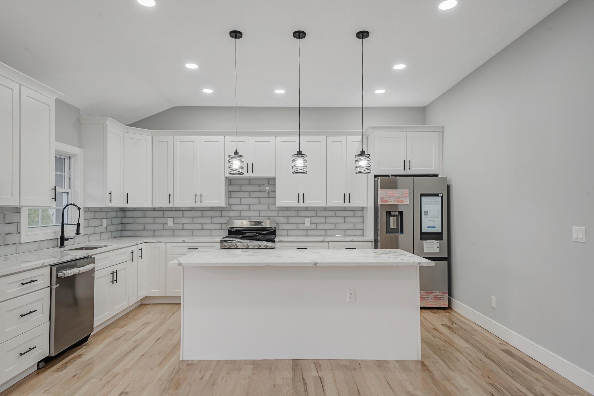 9 Delaware Avenue, Commack, New York image 3
