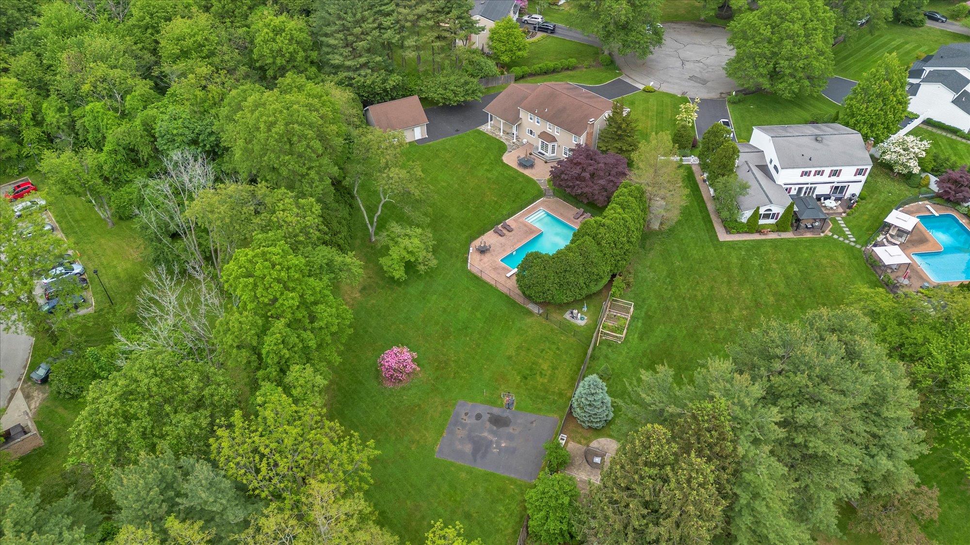 8 Bank Court, Greenlawn, New York image 40
