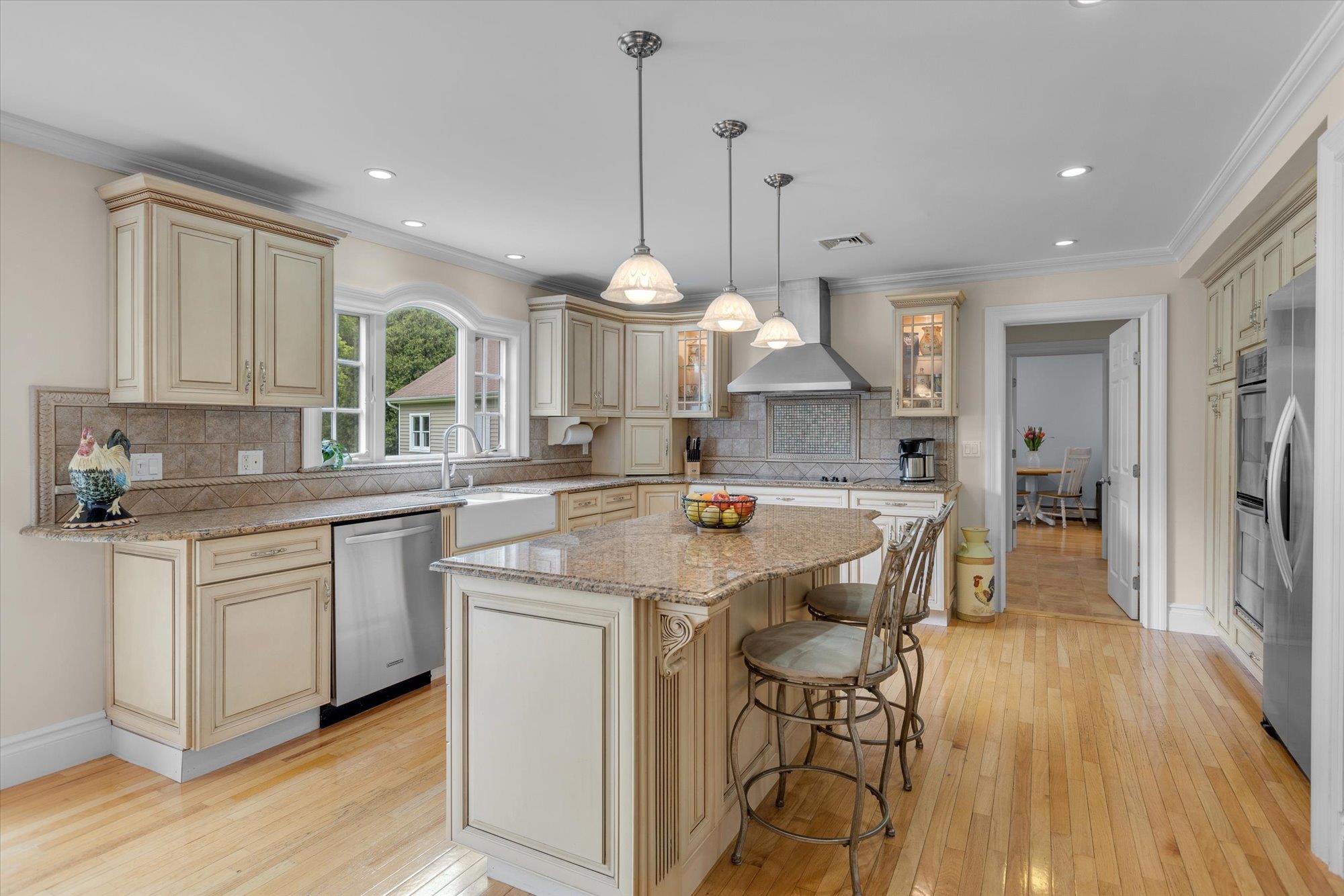 8 Bank Court, Greenlawn, New York image 9