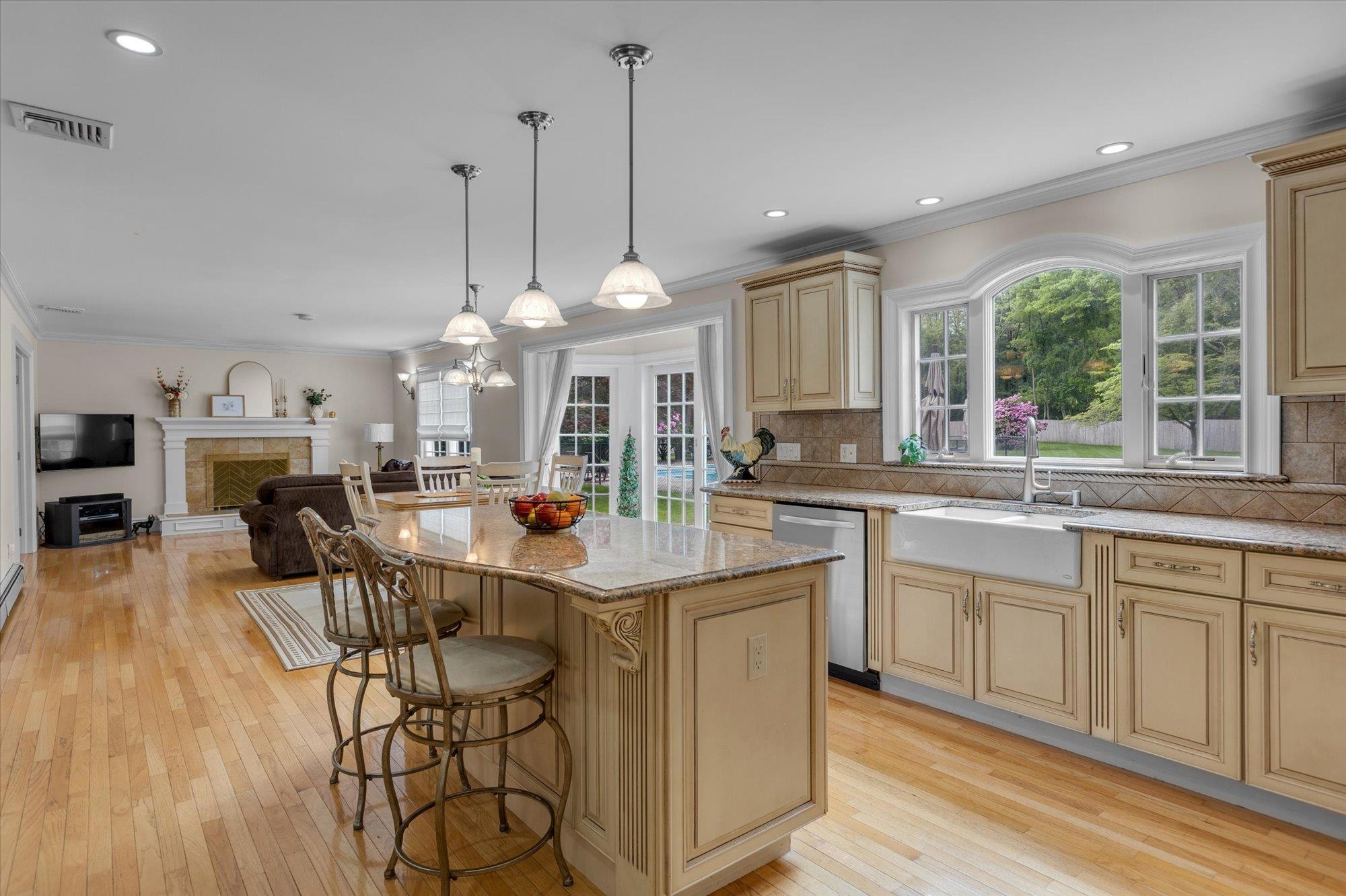 8 Bank Court, Greenlawn, New York image 11