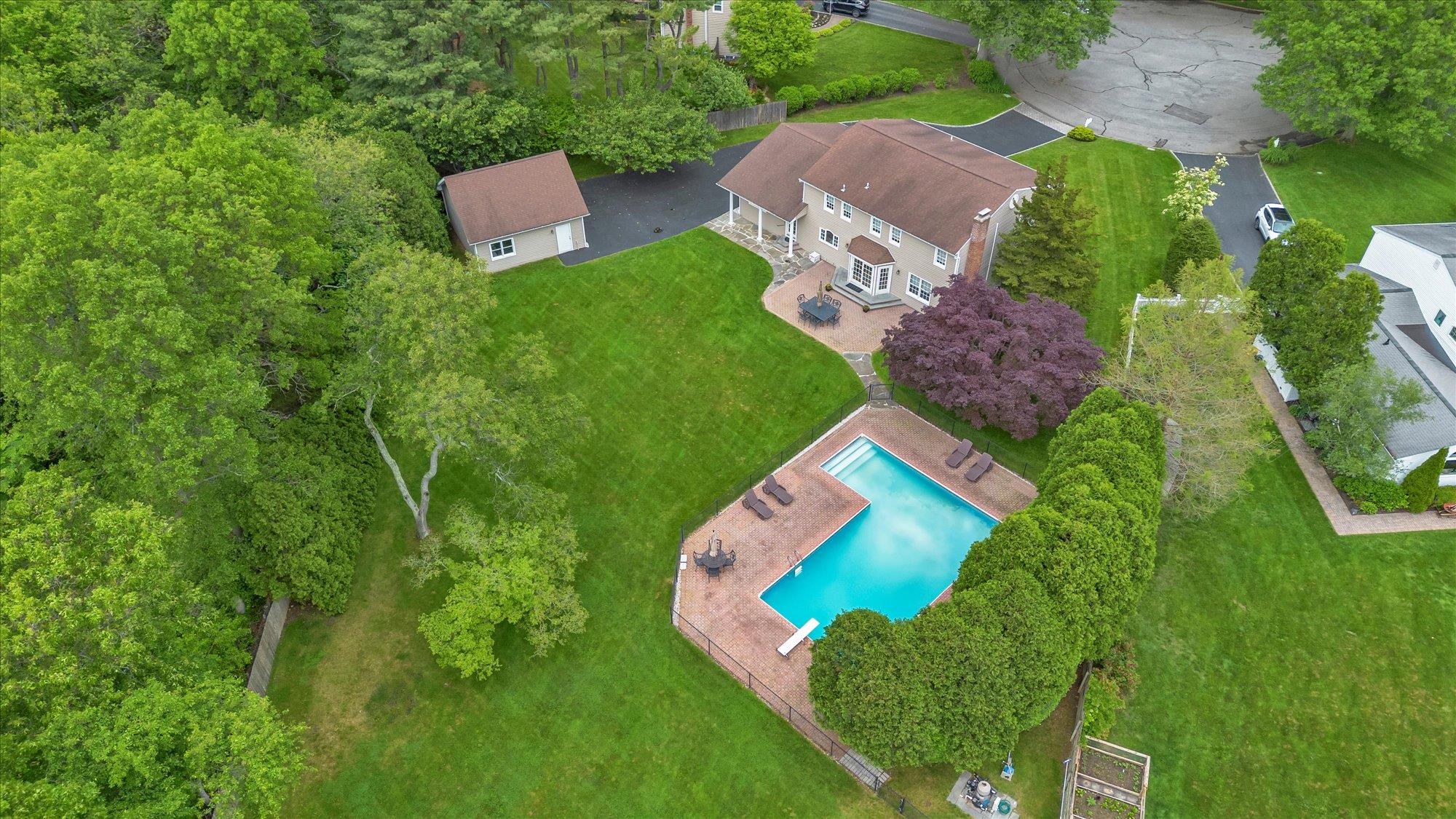 8 Bank Court, Greenlawn, New York image 34