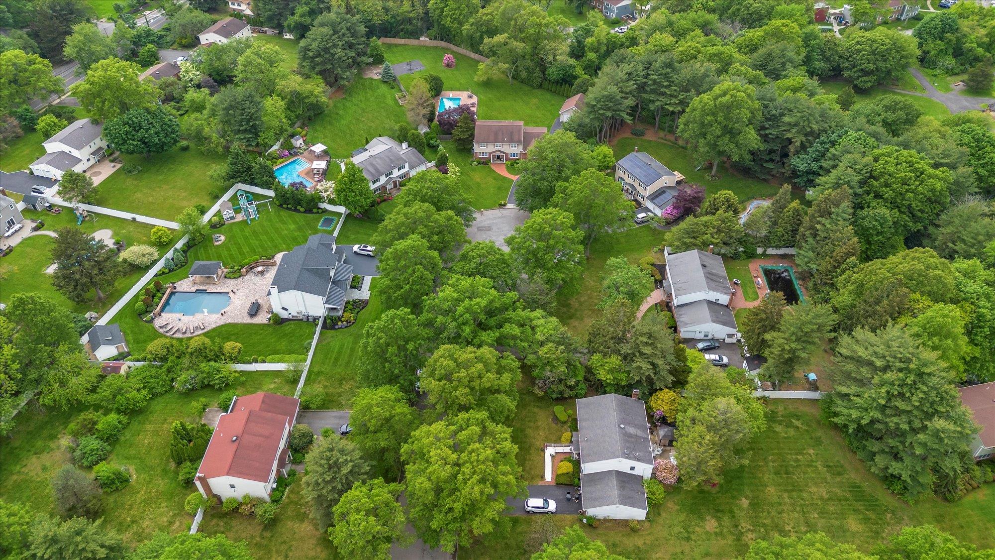 8 Bank Court, Greenlawn, New York image 38