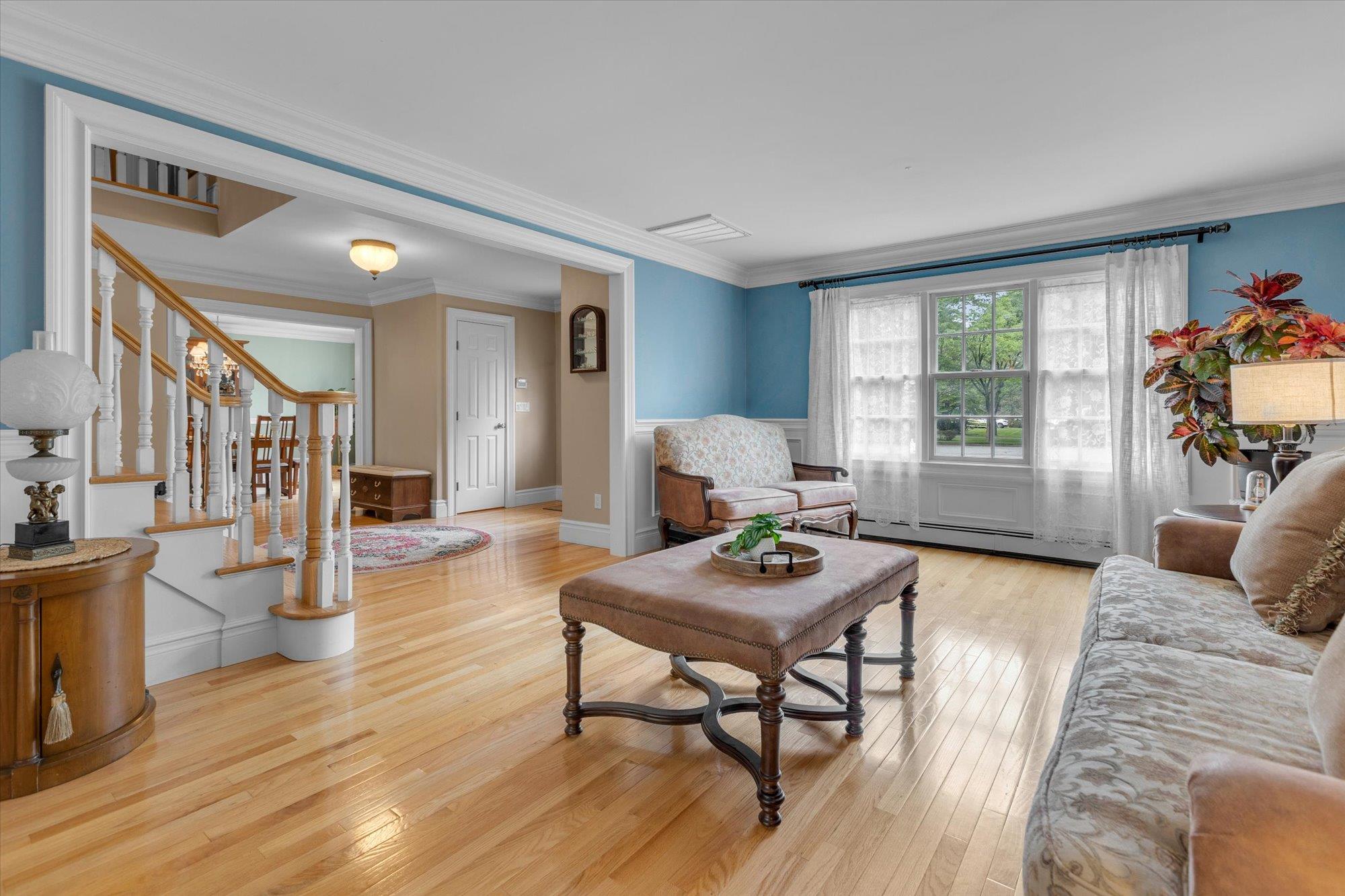 8 Bank Court, Greenlawn, New York image 5