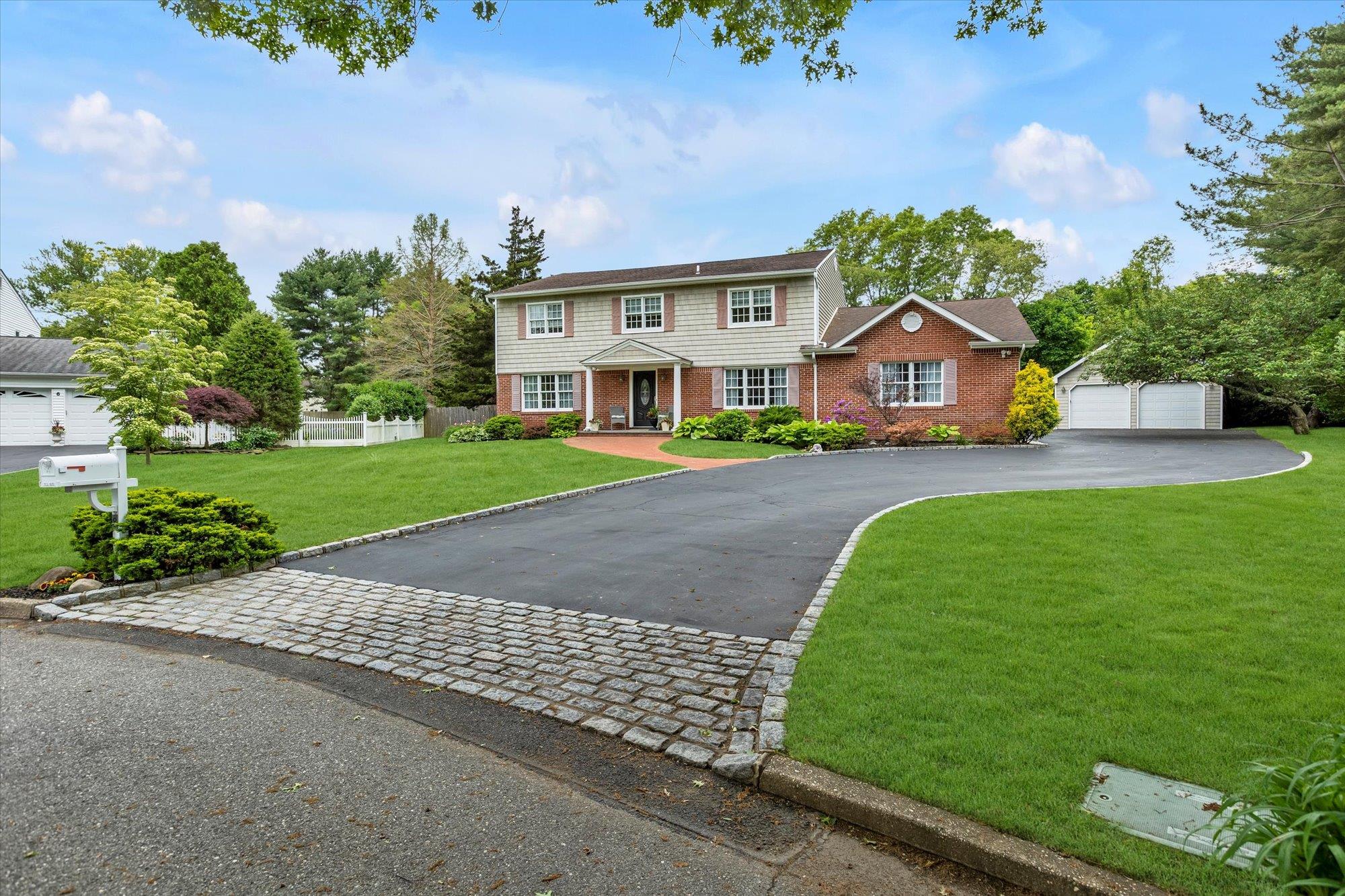 8 Bank Court, Greenlawn, New York image 36