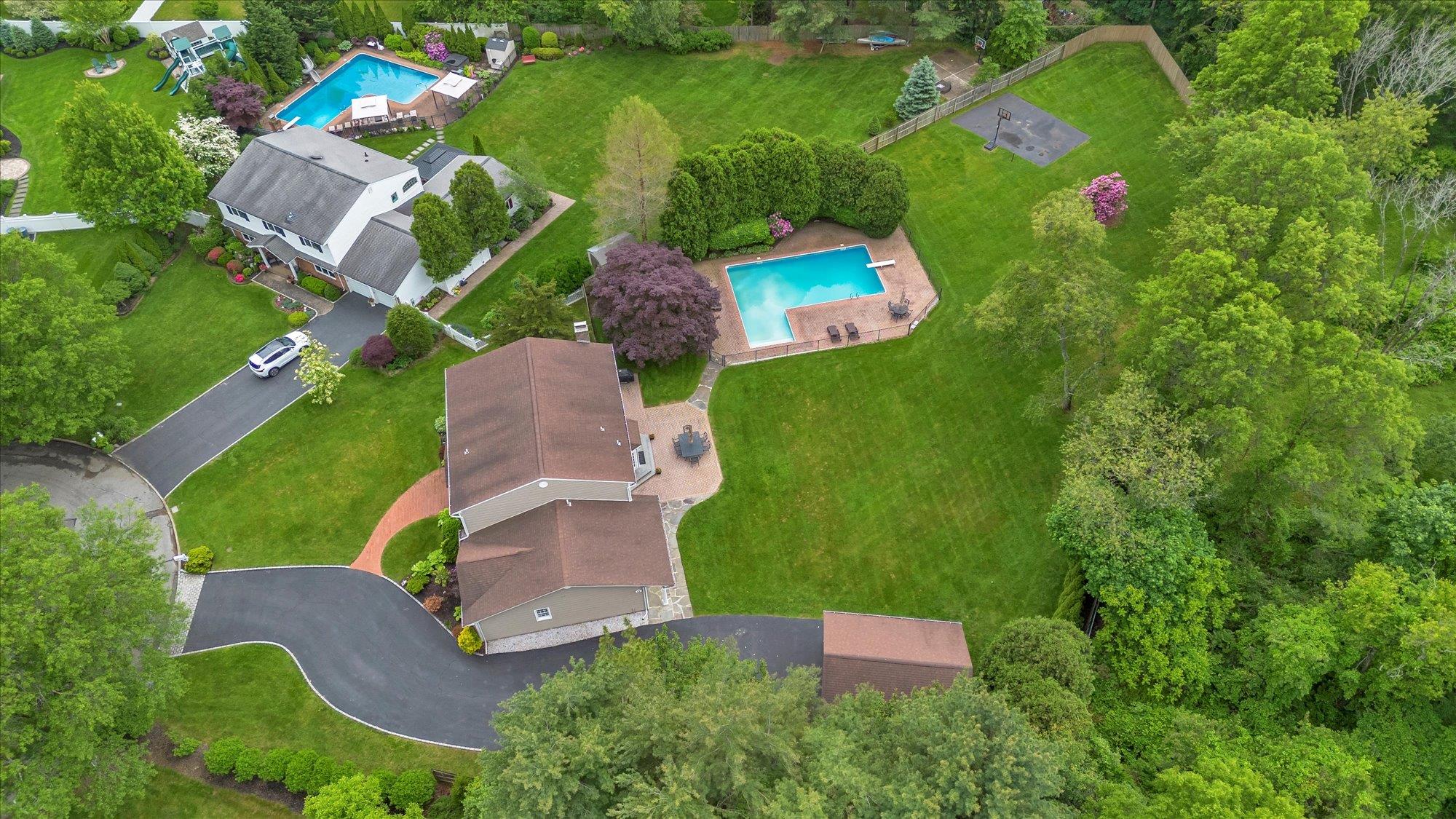8 Bank Court, Greenlawn, New York image 39