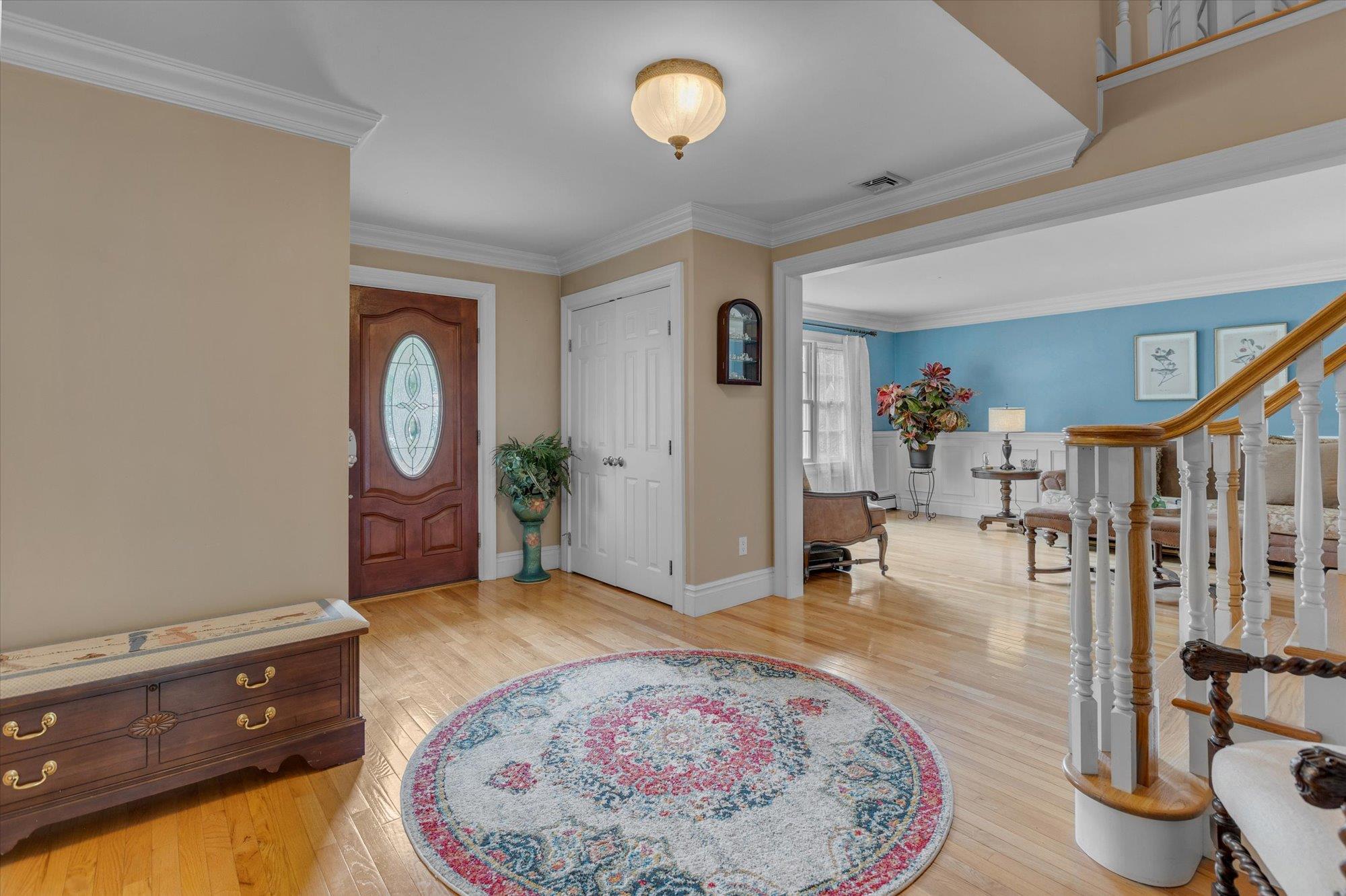 8 Bank Court, Greenlawn, New York image 3