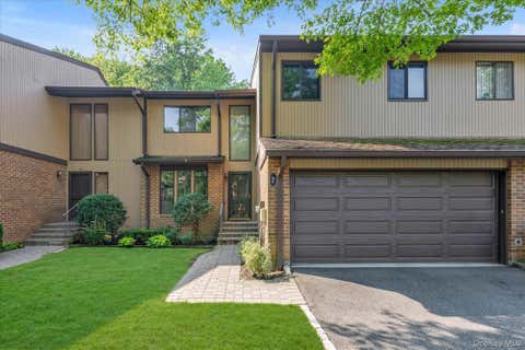 Condo For Sale - 7 Wimbledon Drive<br/> Roslyn, NY 11576