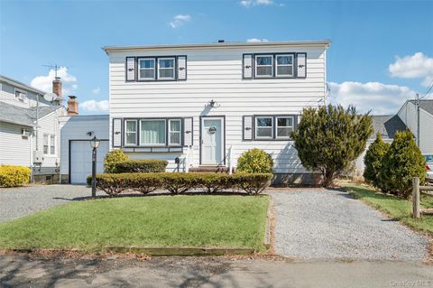 Homes For Sale - 310 S 16th Street<br/> Lindenhurst, NY 11757