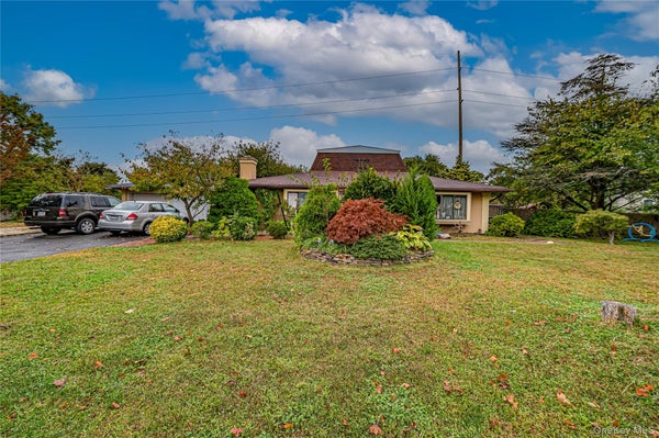 8 MARIE CRES, EAST PATCHOGUE, NY 11772 - Image 1e9b2015dae90eae8d072dac0abff0fb/917308996