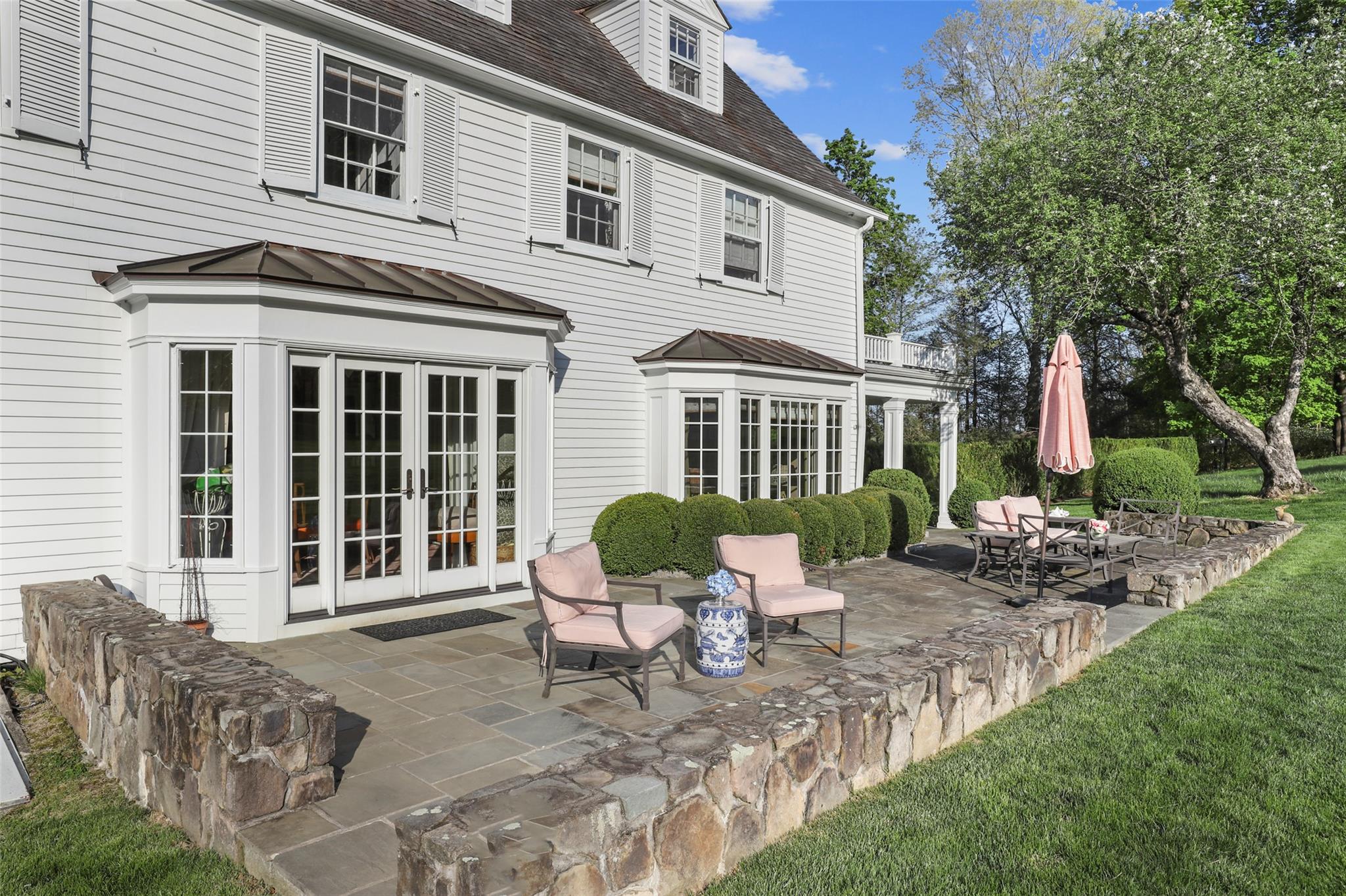 662 Old Post Road, Bedford, New York image 31