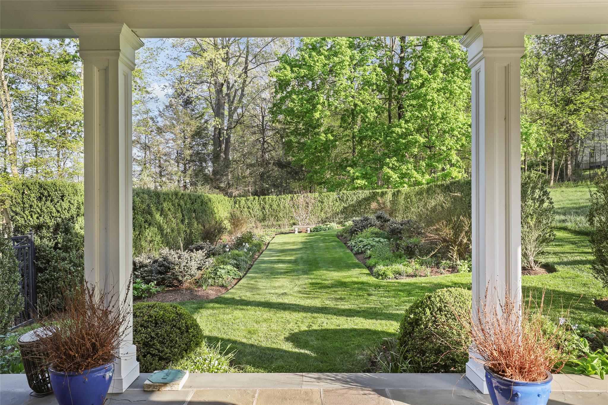 662 Old Post Road, Bedford, New York image 30