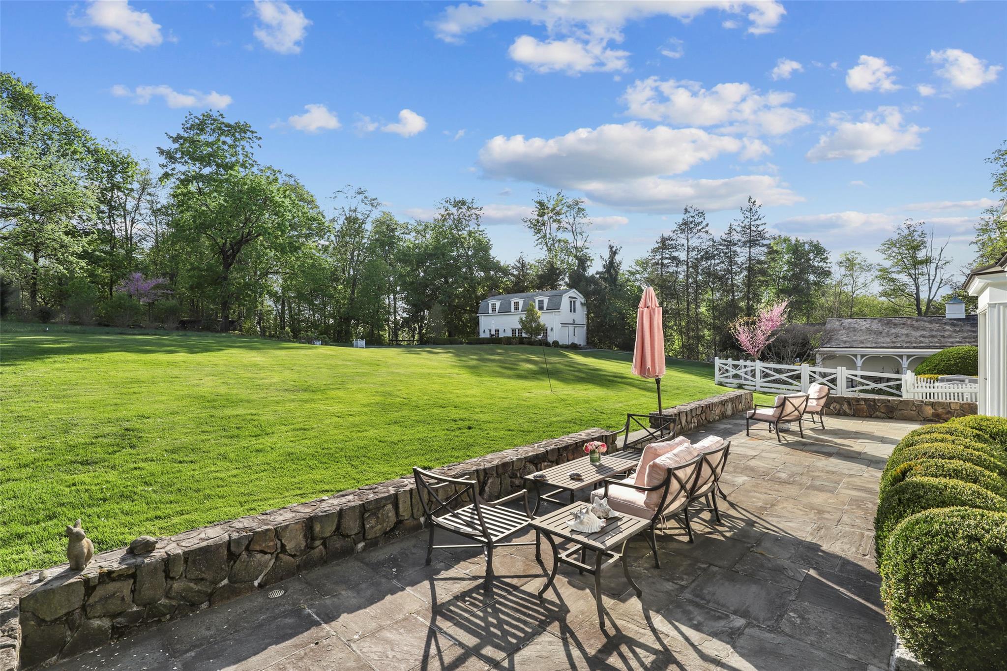 662 Old Post Road, Bedford, New York image 32