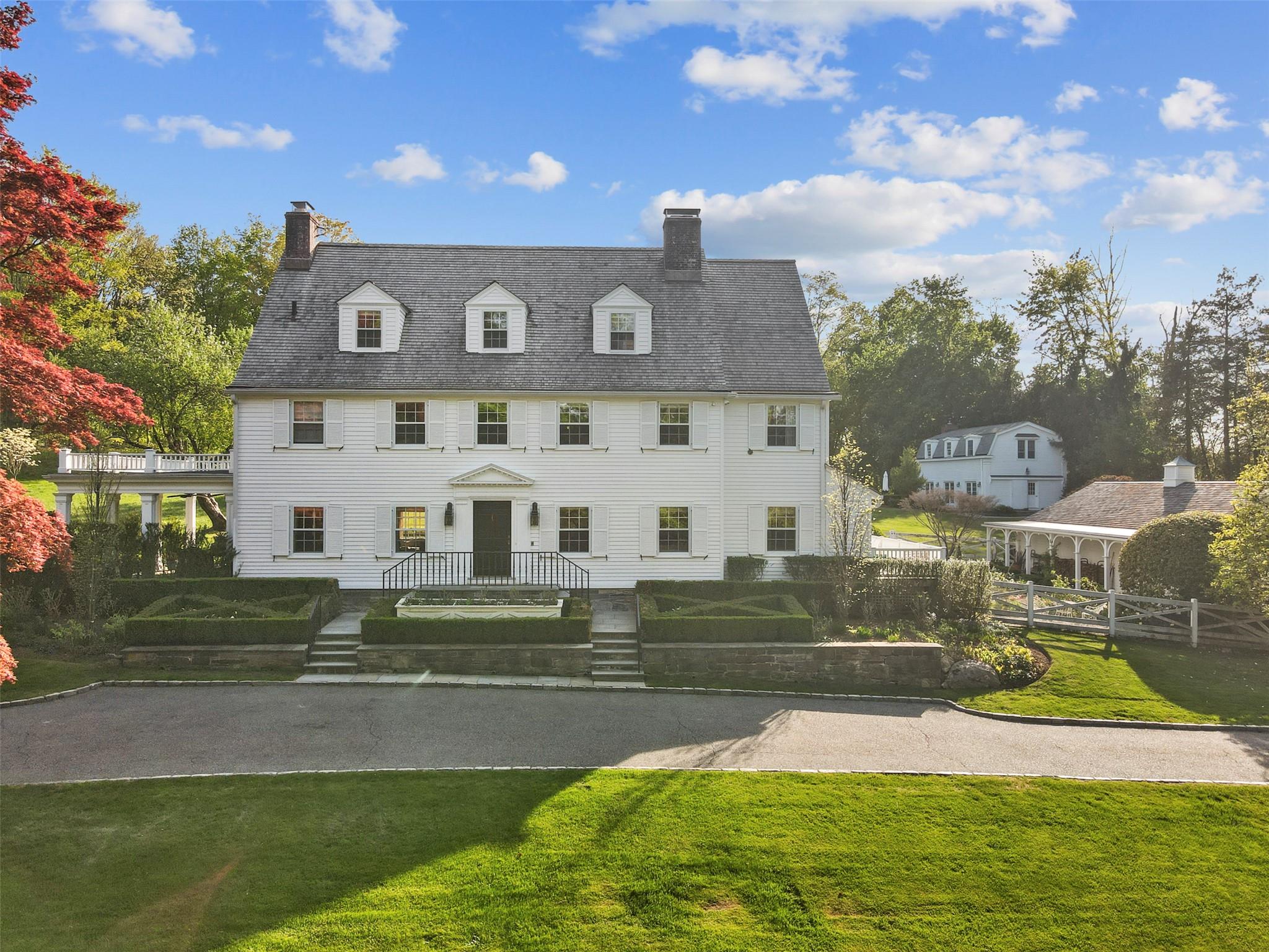 662 Old Post Road, Bedford, New York image 1