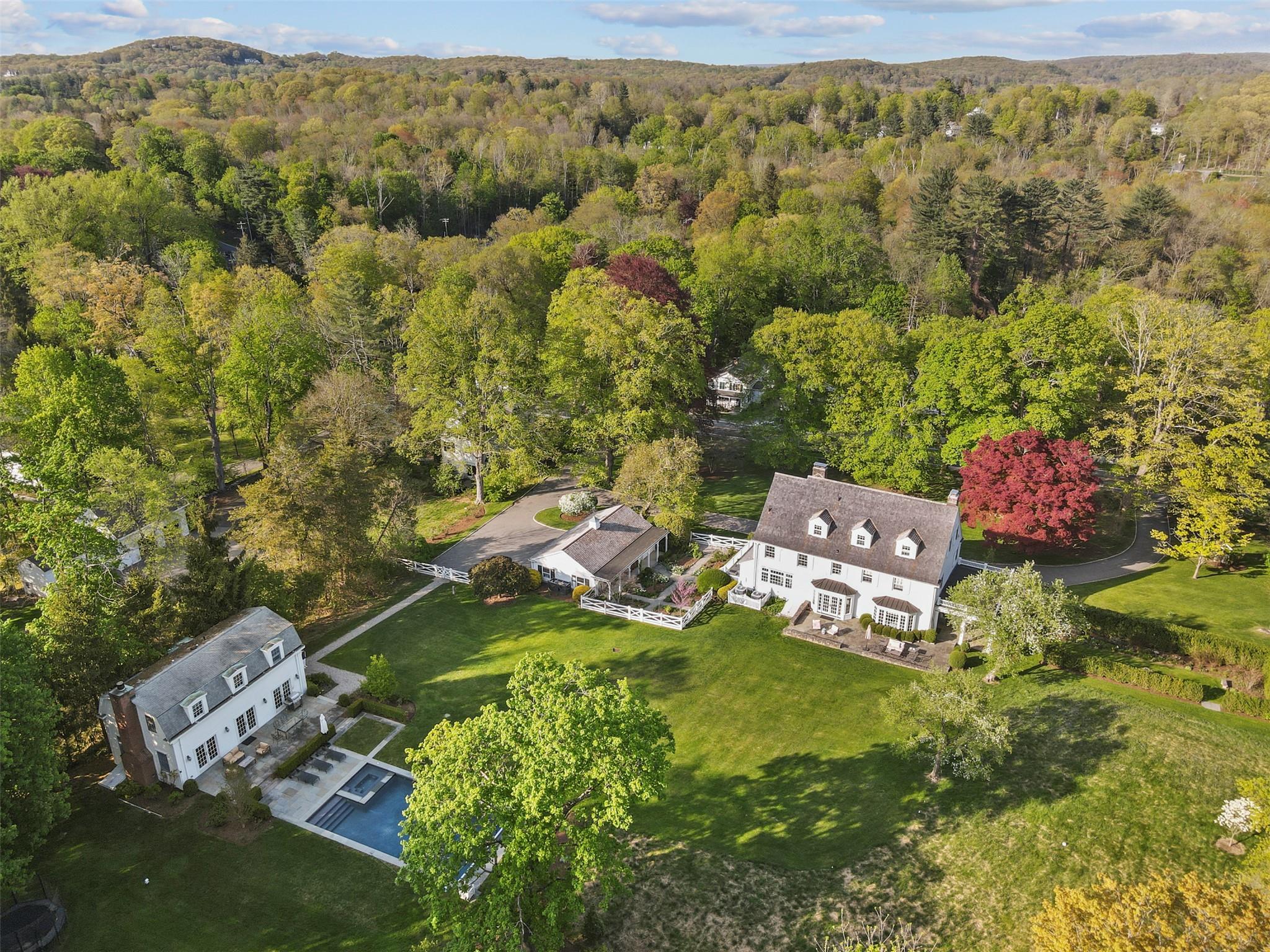 662 Old Post Road, Bedford, New York image 3