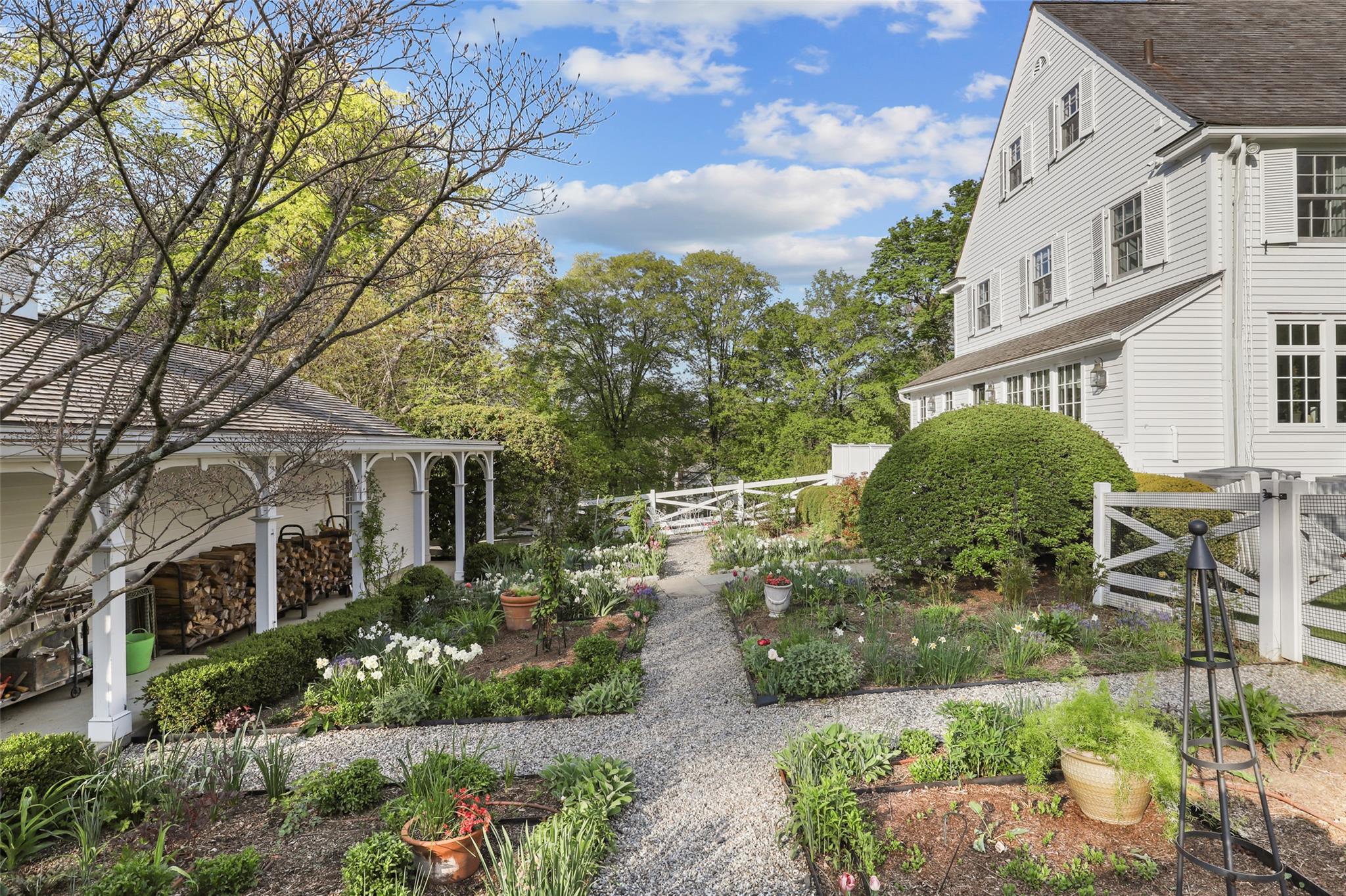 662 Old Post Road, Bedford, New York image 33