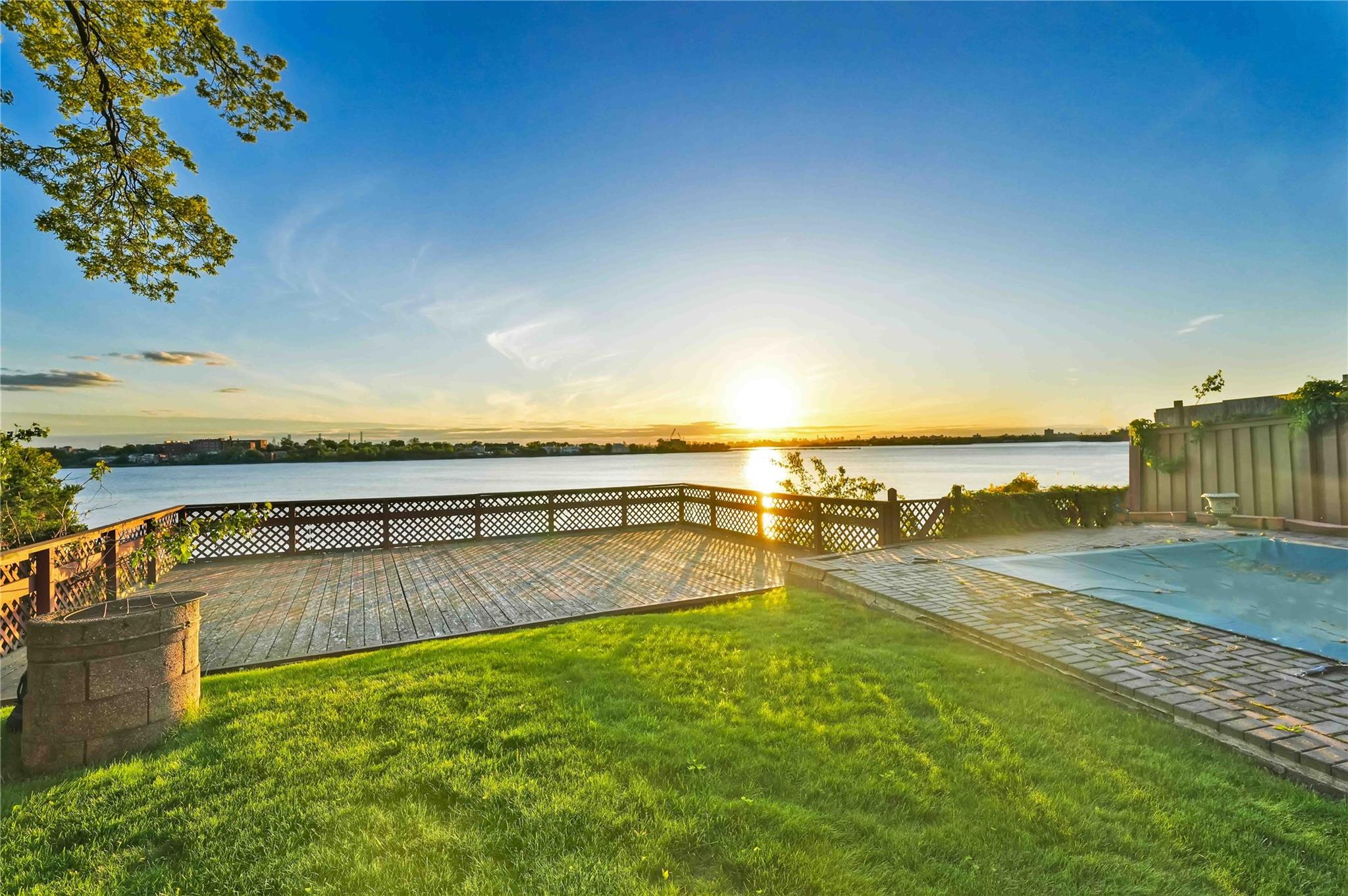 95 Malba Drive 1