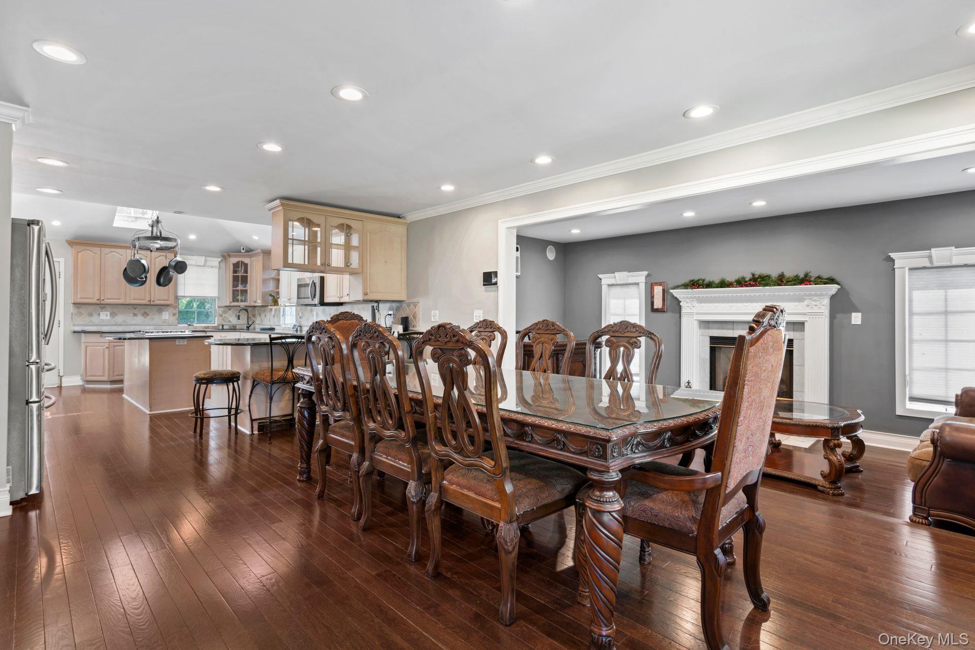 Islip Terrace, New York 11752, United States, 4 Bedrooms Bedrooms, ,3 BathroomsBathrooms,Residential,Active,201992