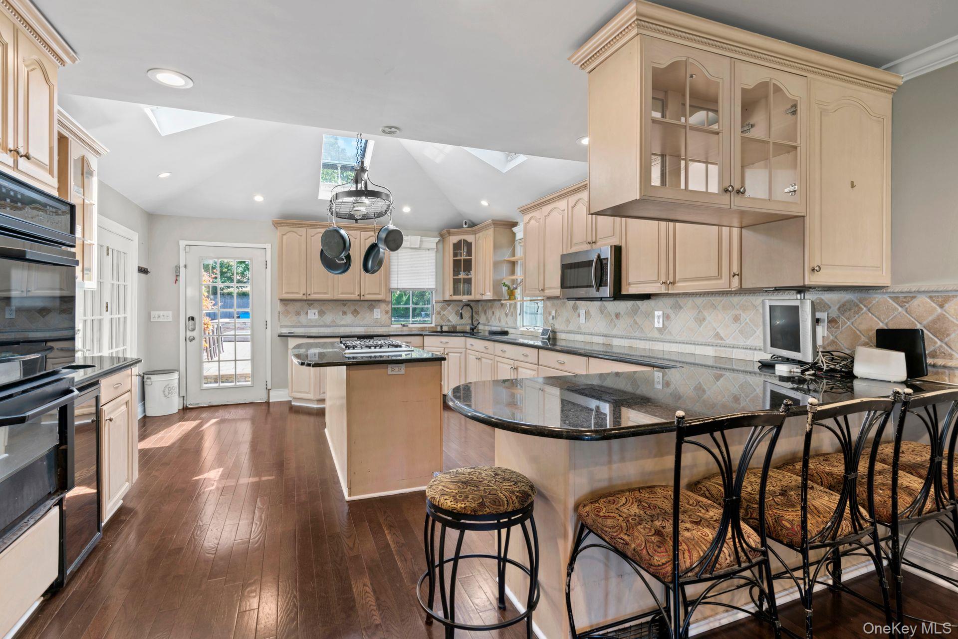 Islip Terrace, New York 11752, United States, 4 Bedrooms Bedrooms, ,3 BathroomsBathrooms,Residential,Active,201992