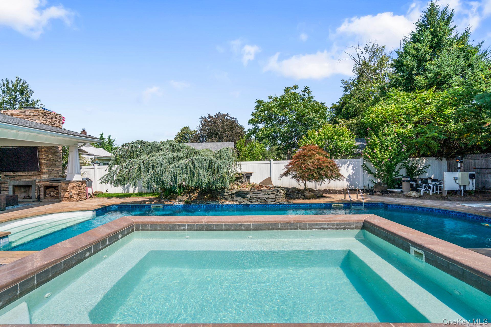 Islip Terrace, New York 11752, United States, 4 Bedrooms Bedrooms, ,3 BathroomsBathrooms,Residential,Active,201992