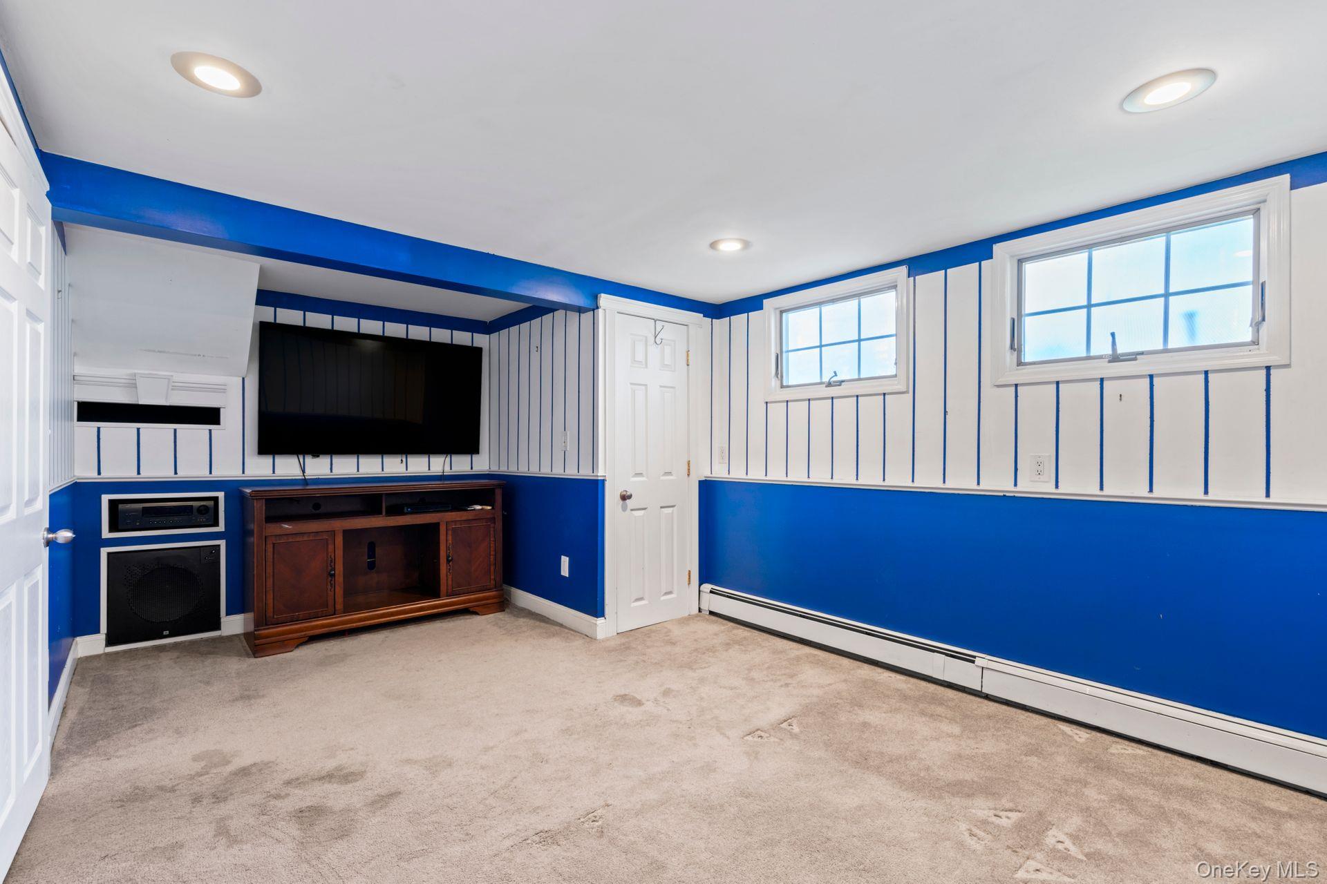 Islip Terrace, New York 11752, United States, 4 Bedrooms Bedrooms, ,3 BathroomsBathrooms,Residential,Active,201992