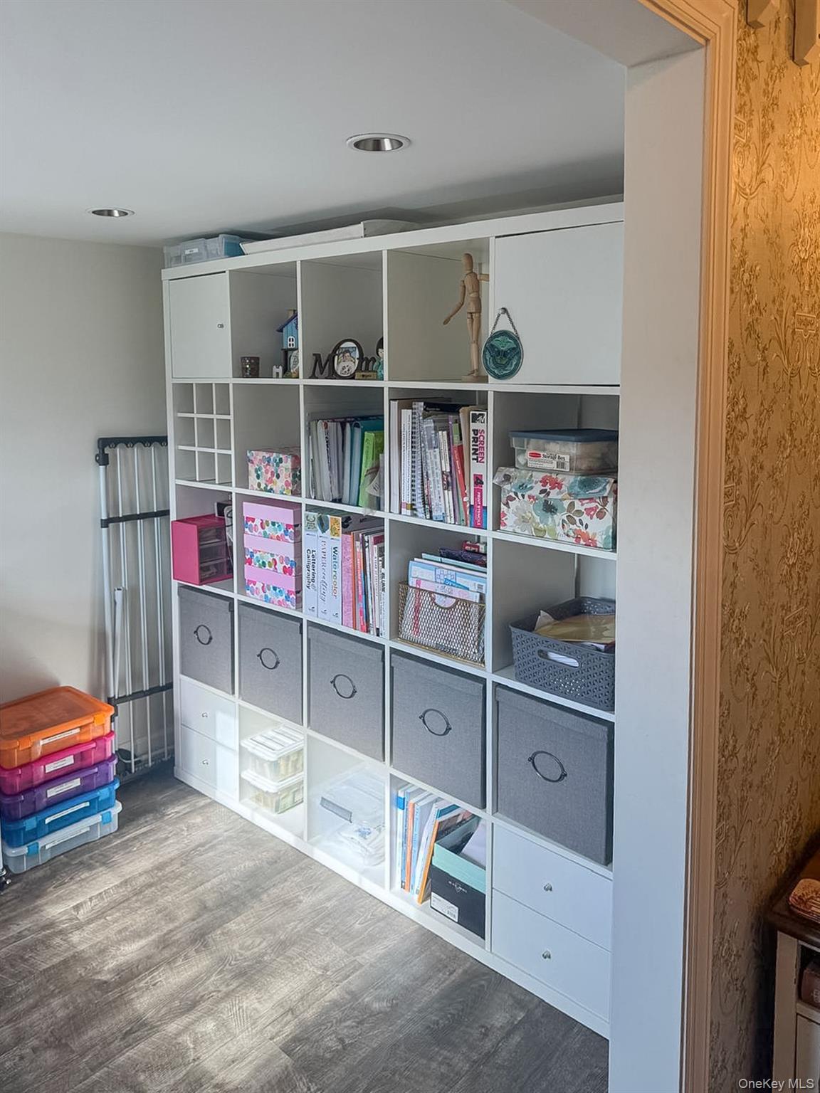 Islip Terrace, New York 11752, United States, 4 Bedrooms Bedrooms, ,3 BathroomsBathrooms,Residential,Active,201992