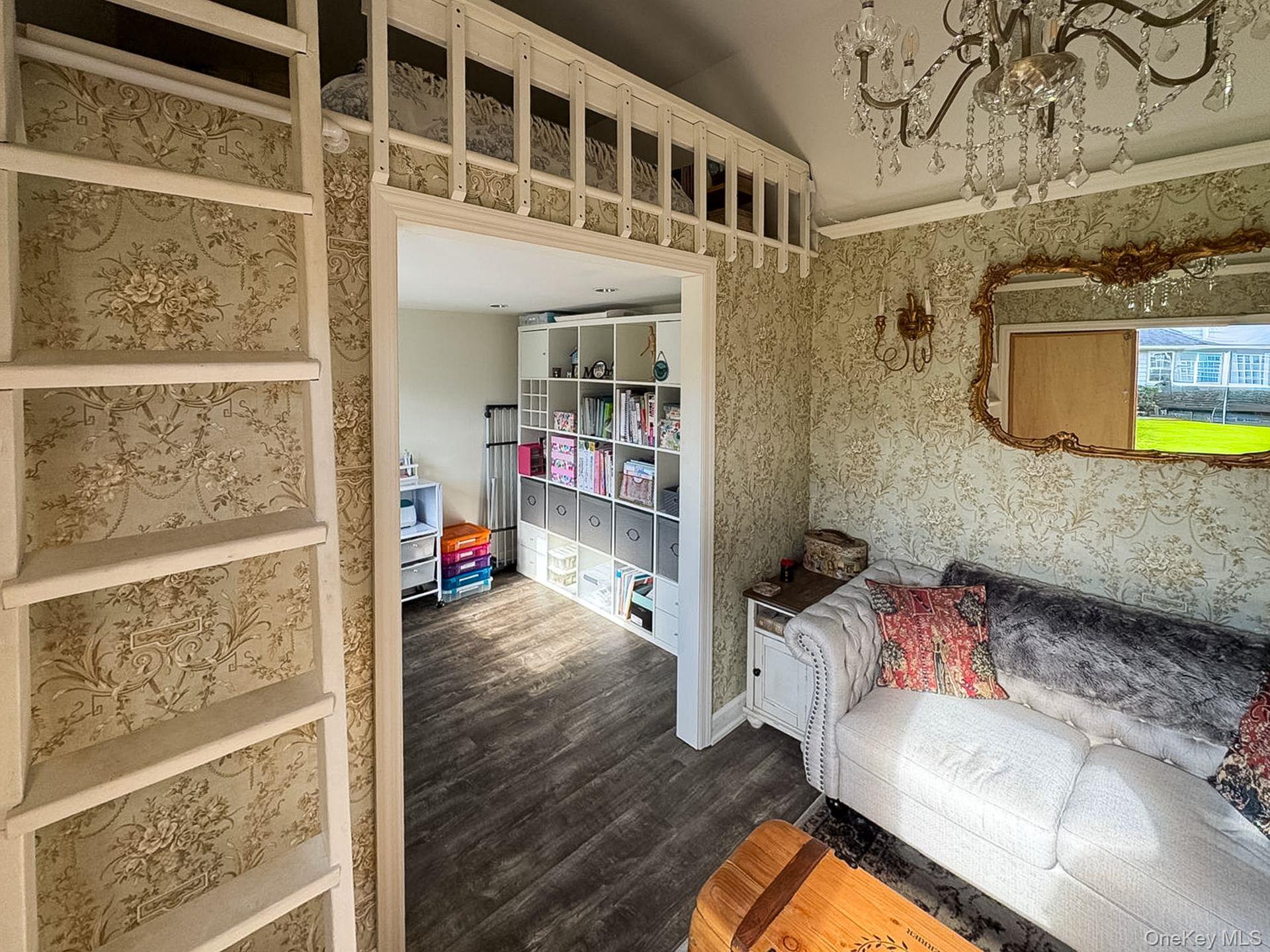 Islip Terrace, New York 11752, United States, 4 Bedrooms Bedrooms, ,3 BathroomsBathrooms,Residential,Active,201992