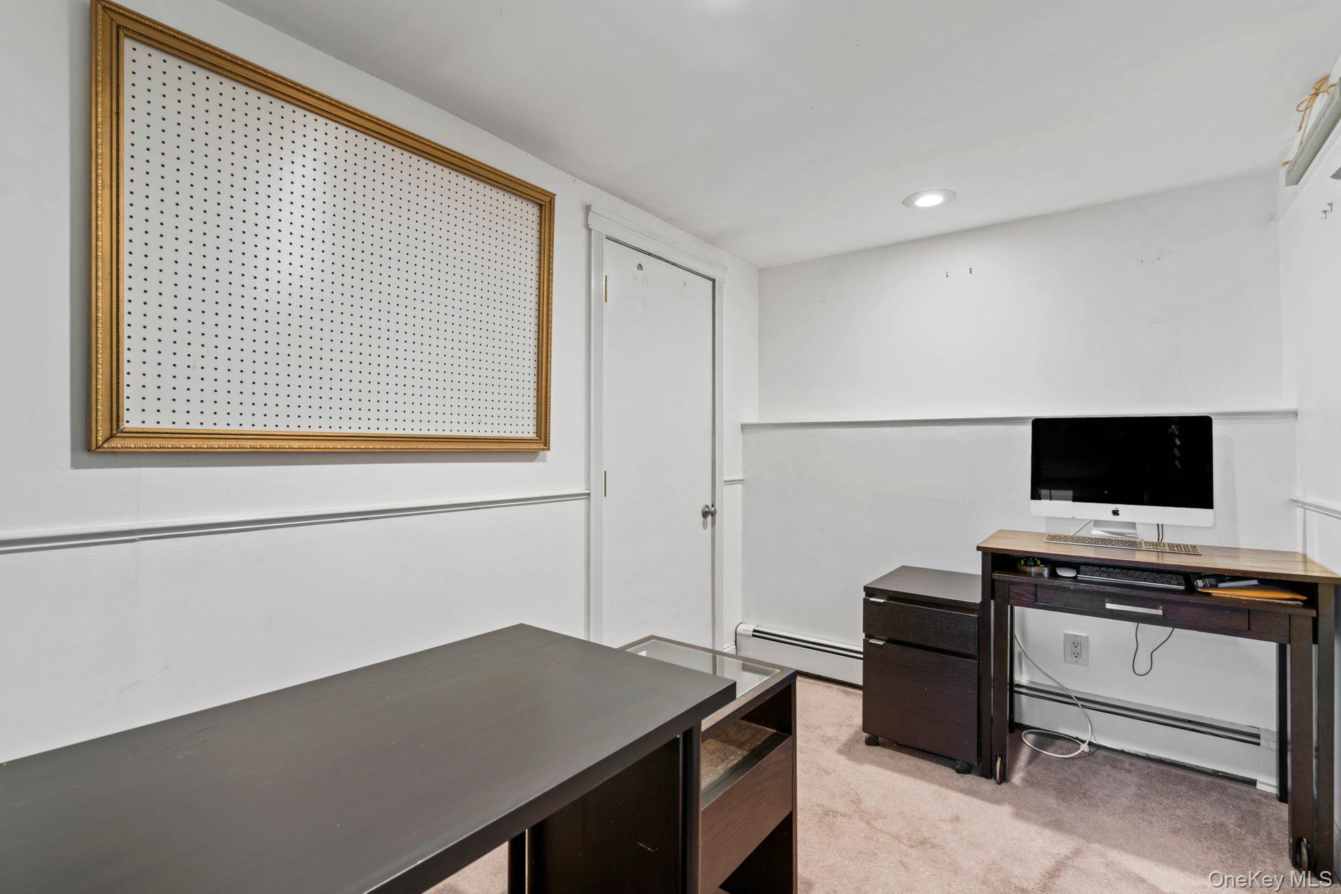 Islip Terrace, New York 11752, United States, 4 Bedrooms Bedrooms, ,3 BathroomsBathrooms,Residential,Active,201992