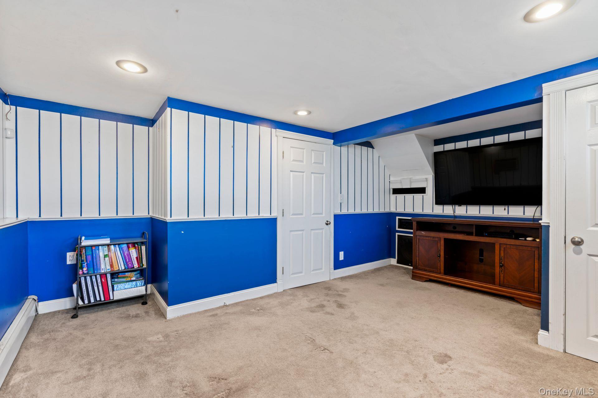 Islip Terrace, New York 11752, United States, 4 Bedrooms Bedrooms, ,3 BathroomsBathrooms,Residential,Active,201992