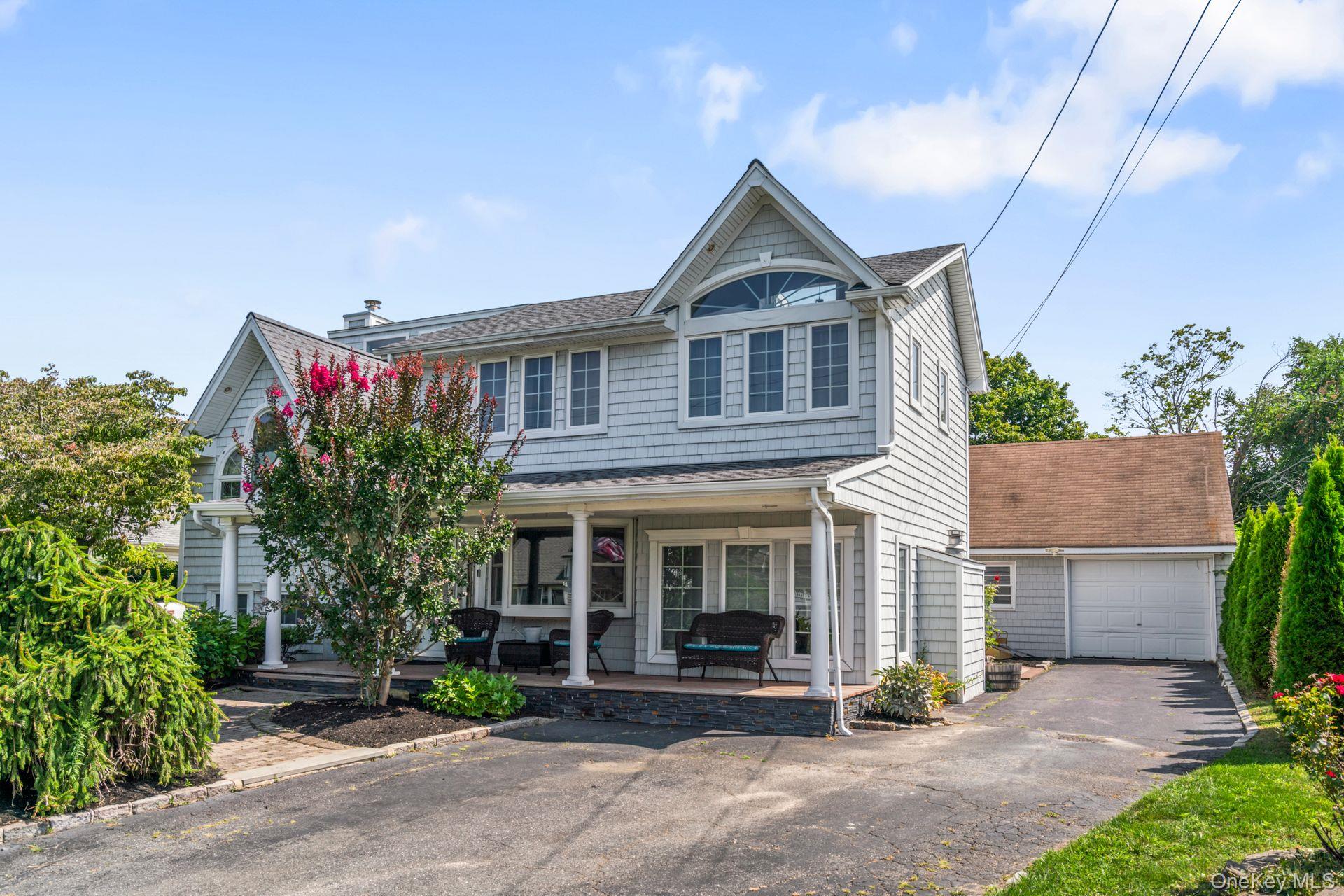 Islip Terrace, New York 11752, United States, 4 Bedrooms Bedrooms, ,3 BathroomsBathrooms,Residential,Active,201992