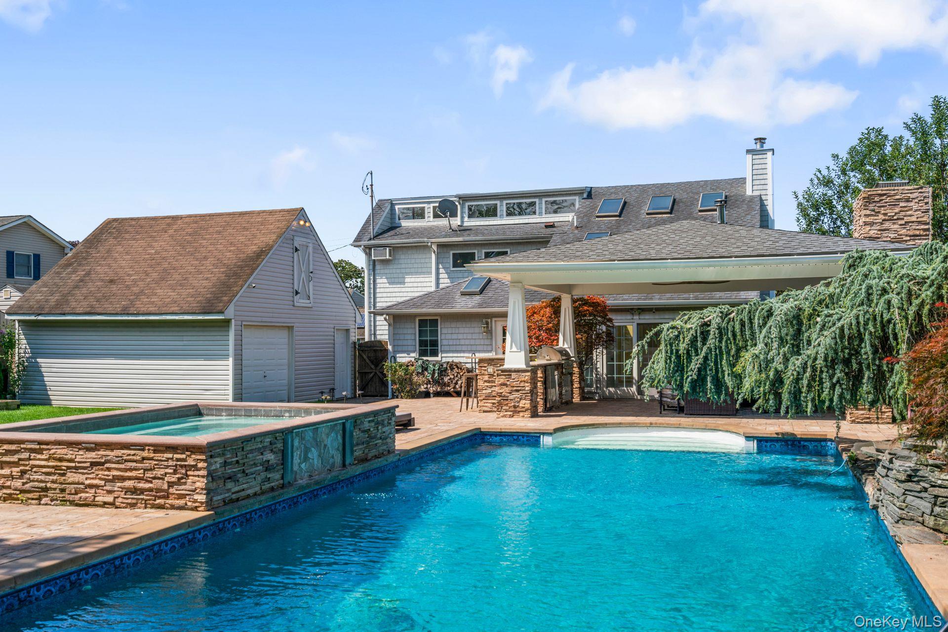 Islip Terrace, New York 11752, United States, 4 Bedrooms Bedrooms, ,3 BathroomsBathrooms,Residential,Active,201992