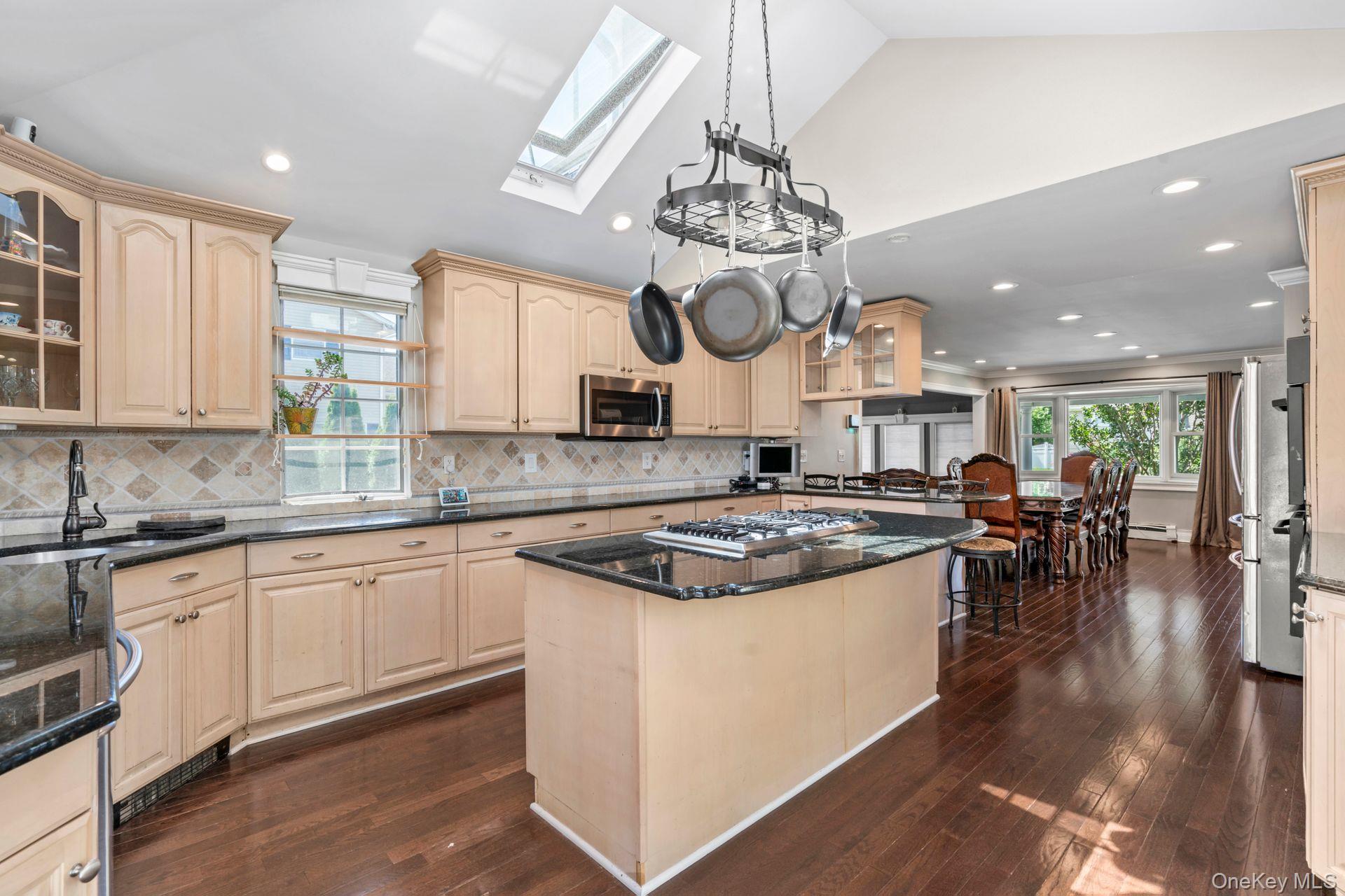 Islip Terrace, New York 11752, United States, 4 Bedrooms Bedrooms, ,3 BathroomsBathrooms,Residential,Active,201992