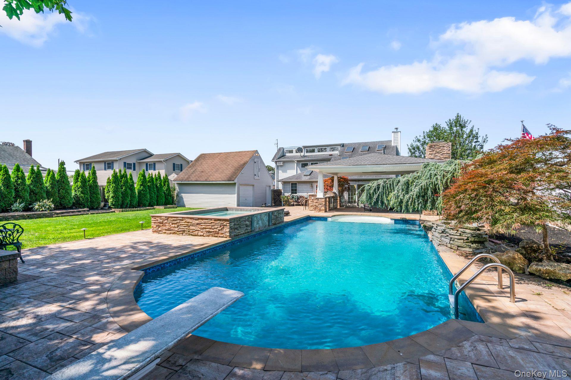 Islip Terrace, New York 11752, United States, 4 Bedrooms Bedrooms, ,3 BathroomsBathrooms,Residential,Active,201992