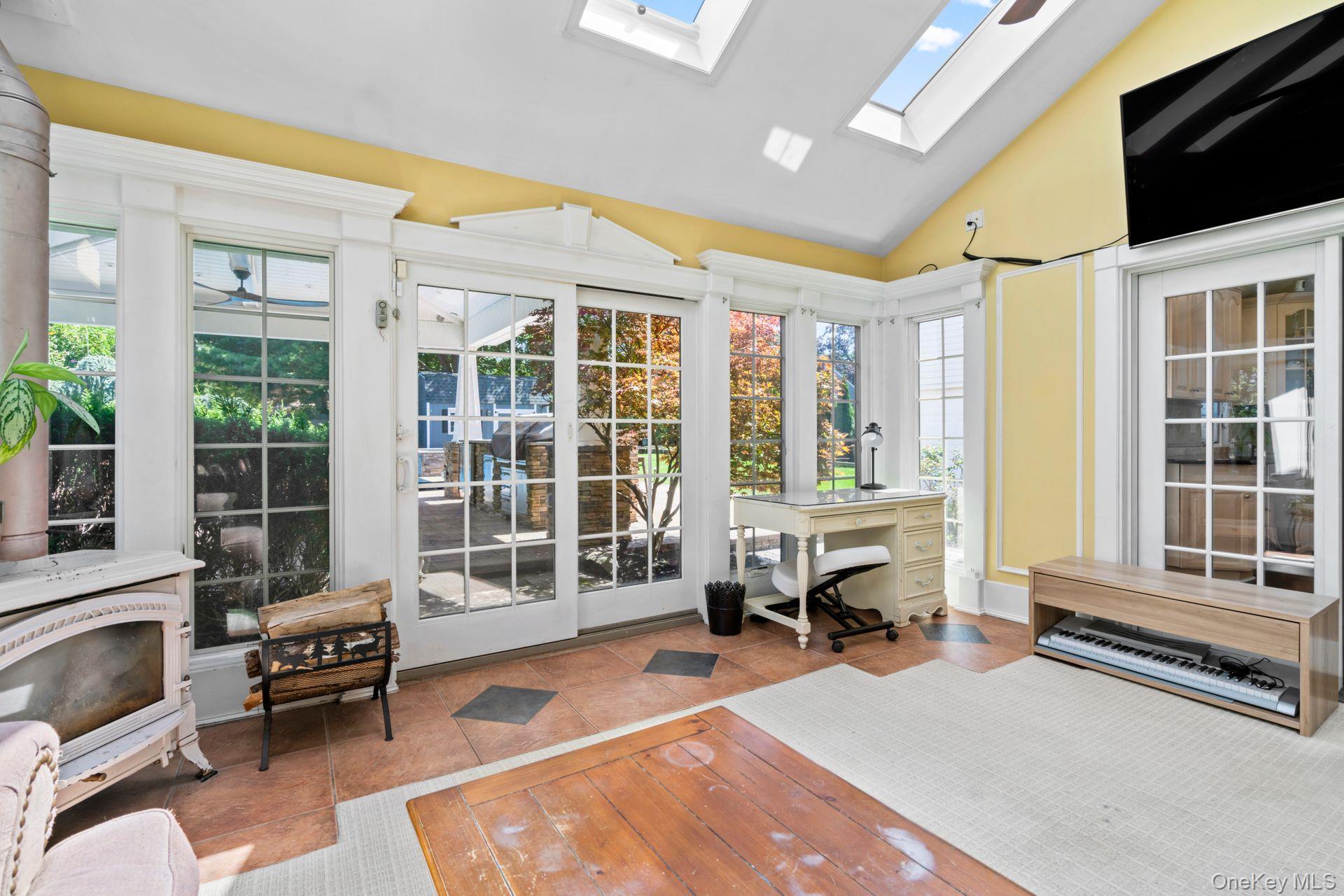 Islip Terrace, New York 11752, United States, 4 Bedrooms Bedrooms, ,3 BathroomsBathrooms,Residential,Active,201992