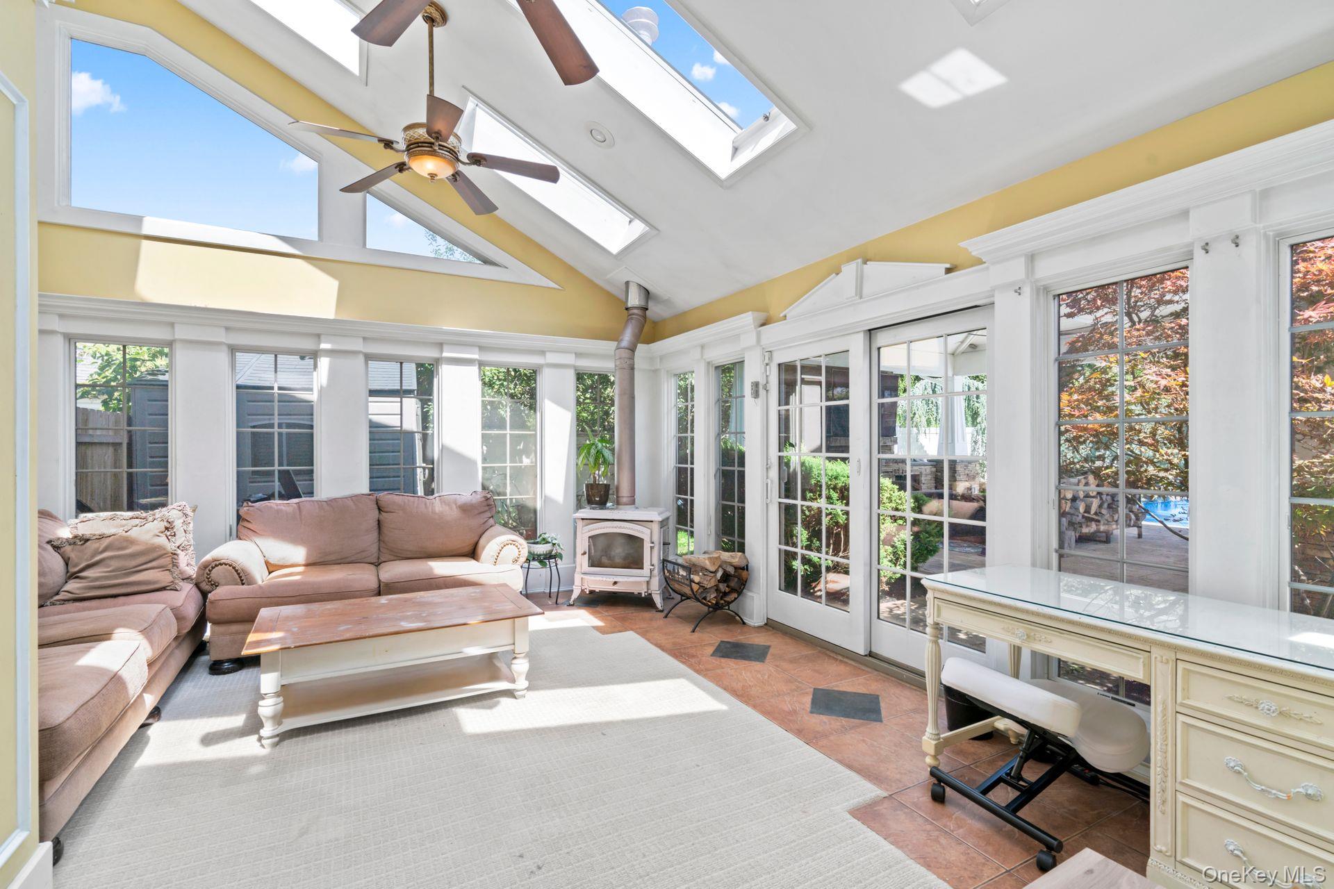 Islip Terrace, New York 11752, United States, 4 Bedrooms Bedrooms, ,3 BathroomsBathrooms,Residential,Active,201992