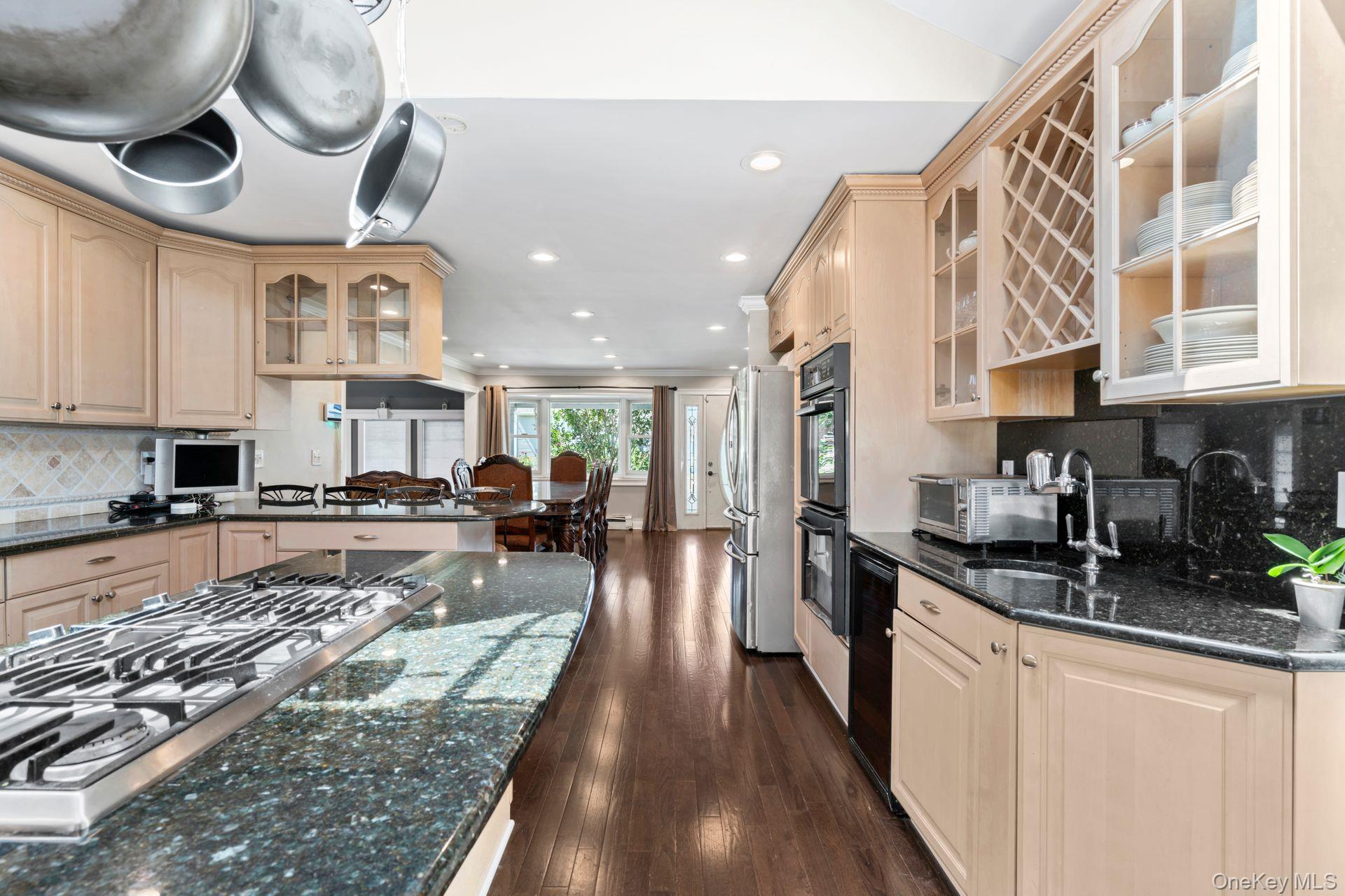 Islip Terrace, New York 11752, United States, 4 Bedrooms Bedrooms, ,3 BathroomsBathrooms,Residential,Active,201992