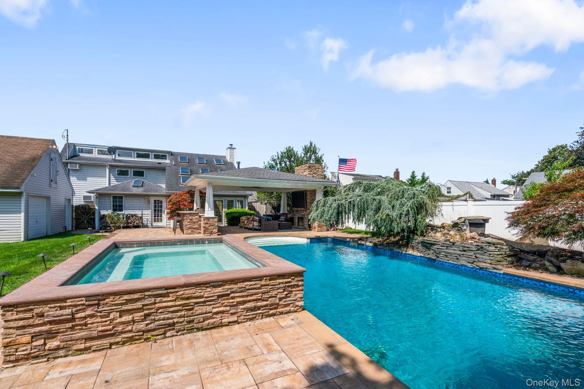 Islip Terrace, New York 11752, United States, 4 Bedrooms Bedrooms, ,3 BathroomsBathrooms,Residential,Active,201992